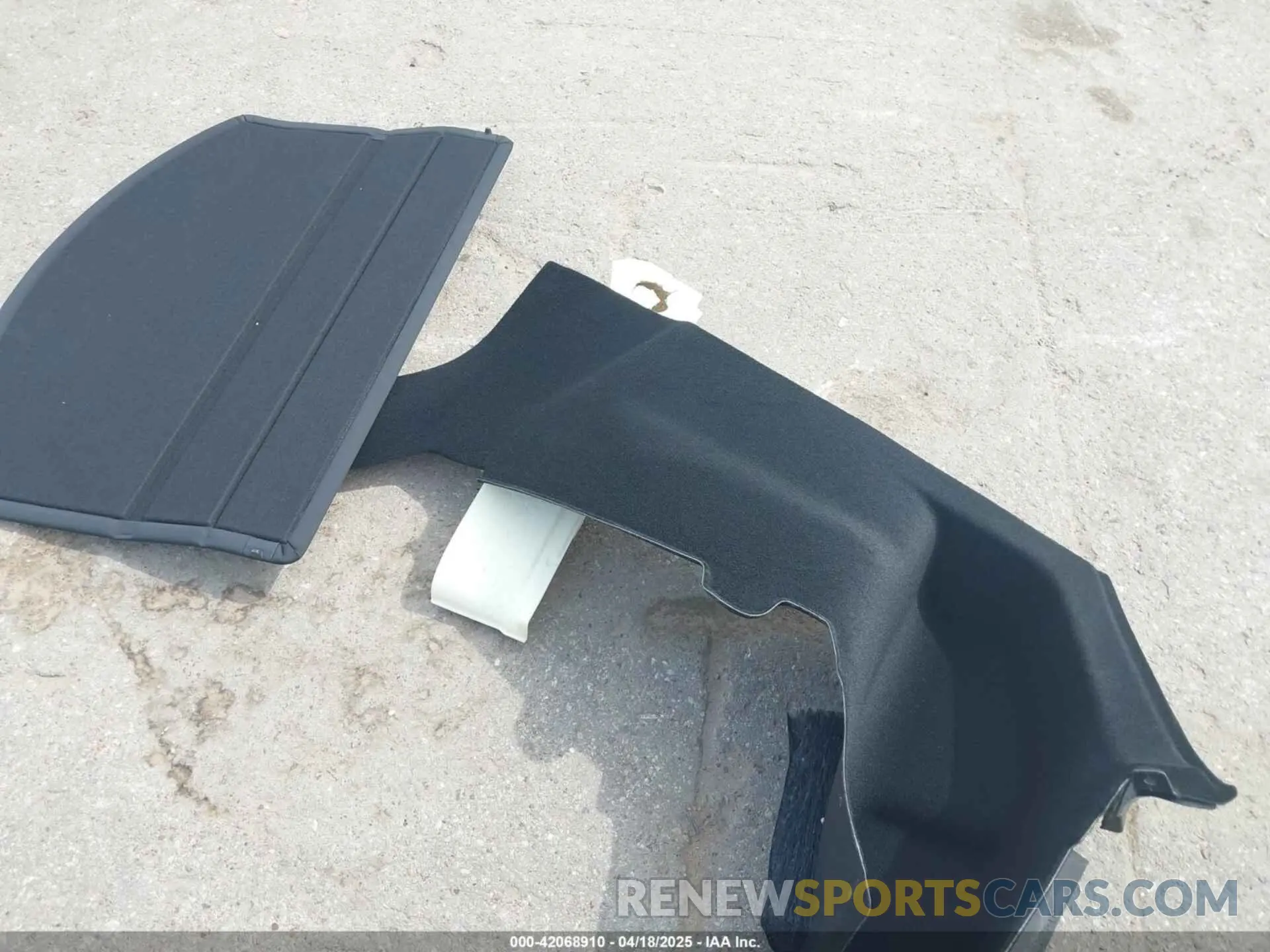 11 Photograph of a damaged car 7SAYGDEE1SA360909 TESLA MODEL Y 2025