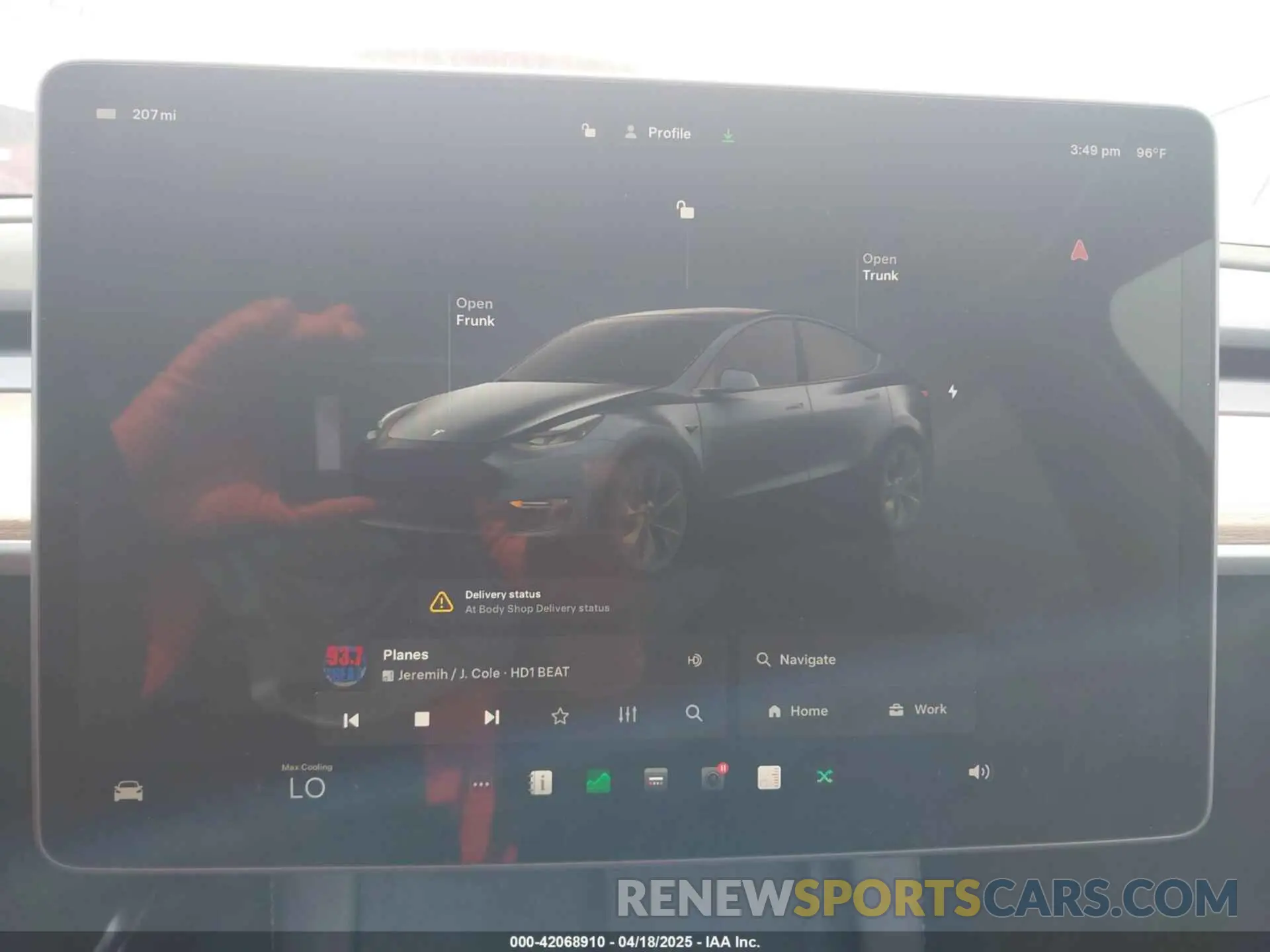 18 Photograph of a damaged car 7SAYGDEE1SA360909 TESLA MODEL Y 2025