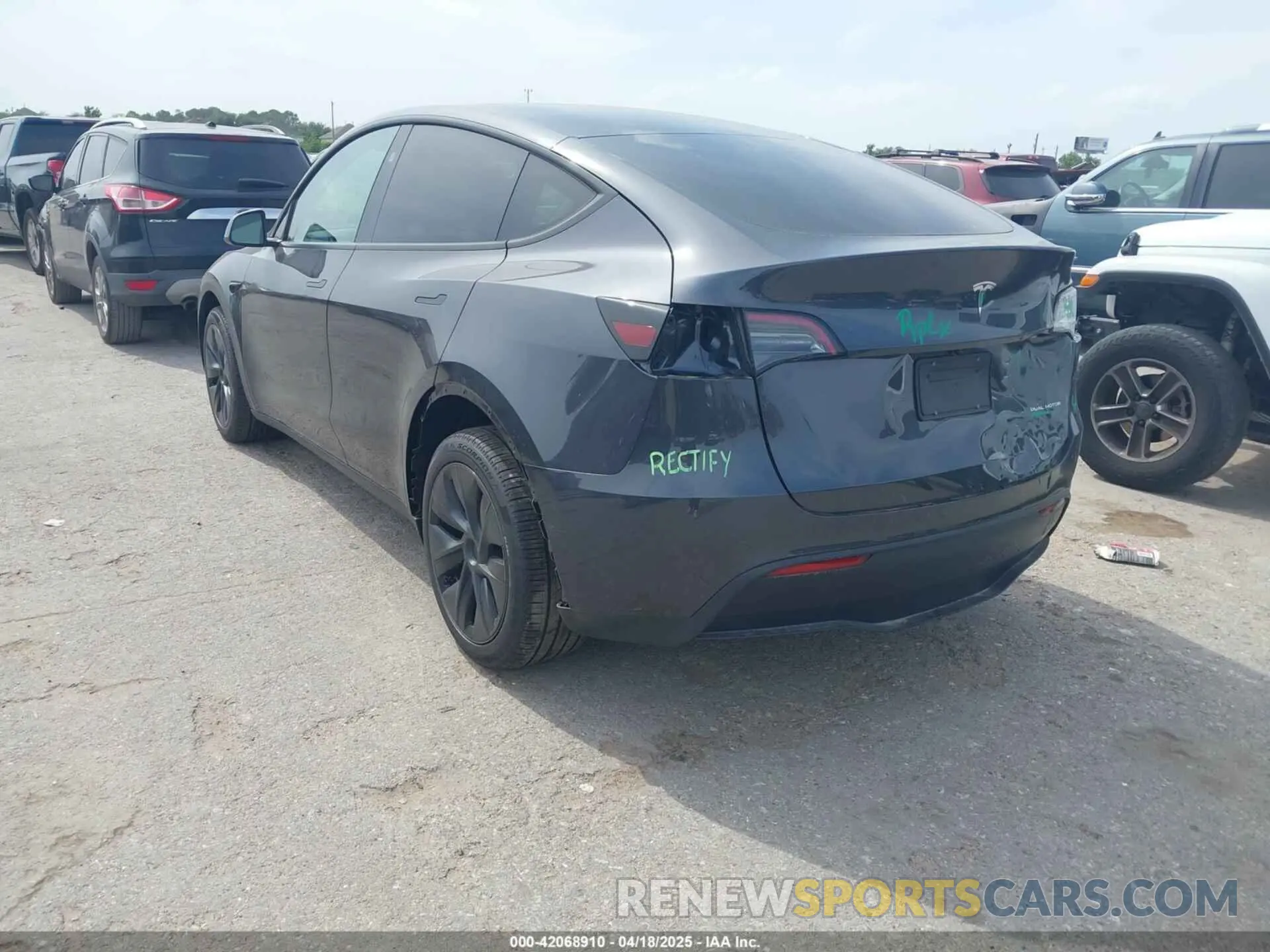 3 Photograph of a damaged car 7SAYGDEE1SA360909 TESLA MODEL Y 2025