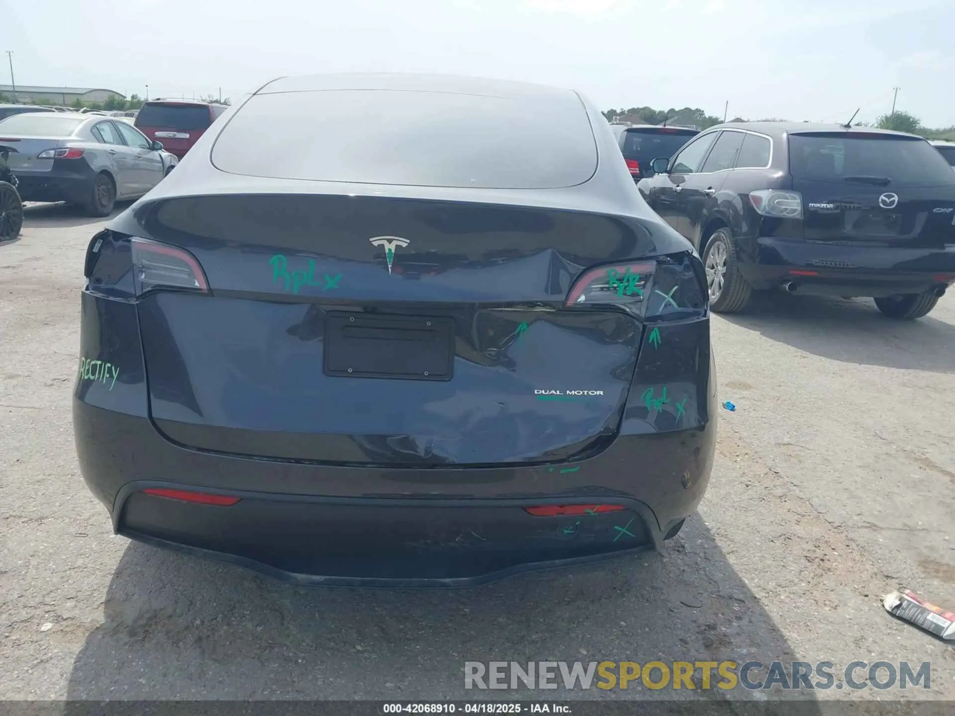 6 Photograph of a damaged car 7SAYGDEE1SA360909 TESLA MODEL Y 2025