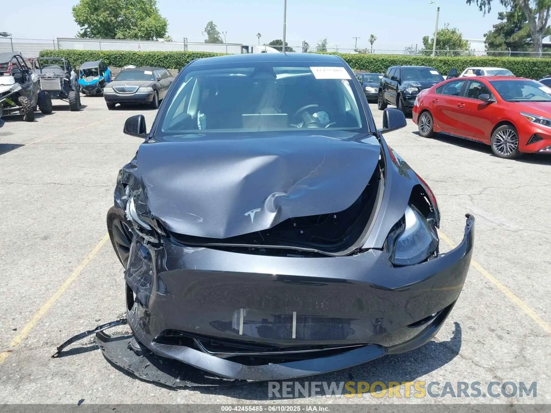 11 Photograph of a damaged car 7SAYGDEE1SF283932 TESLA MODEL Y 2025