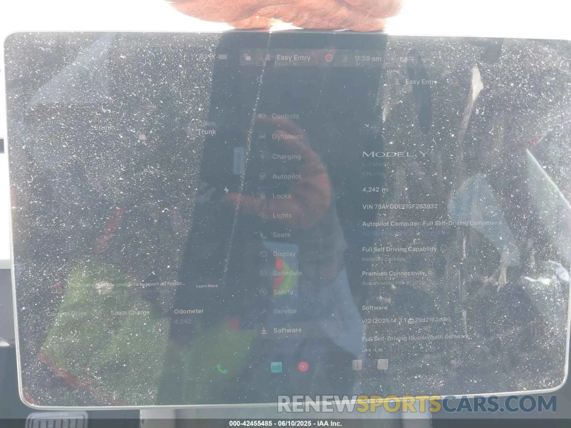 17 Photograph of a damaged car 7SAYGDEE1SF283932 TESLA MODEL Y 2025