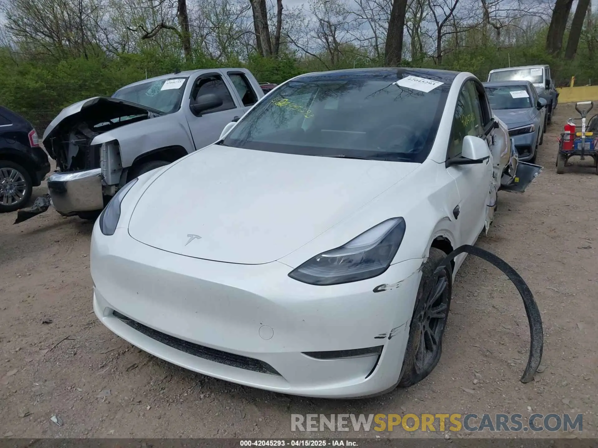 2 Photograph of a damaged car 7SAYGDEE1SF296292 TESLA MODEL Y 2025