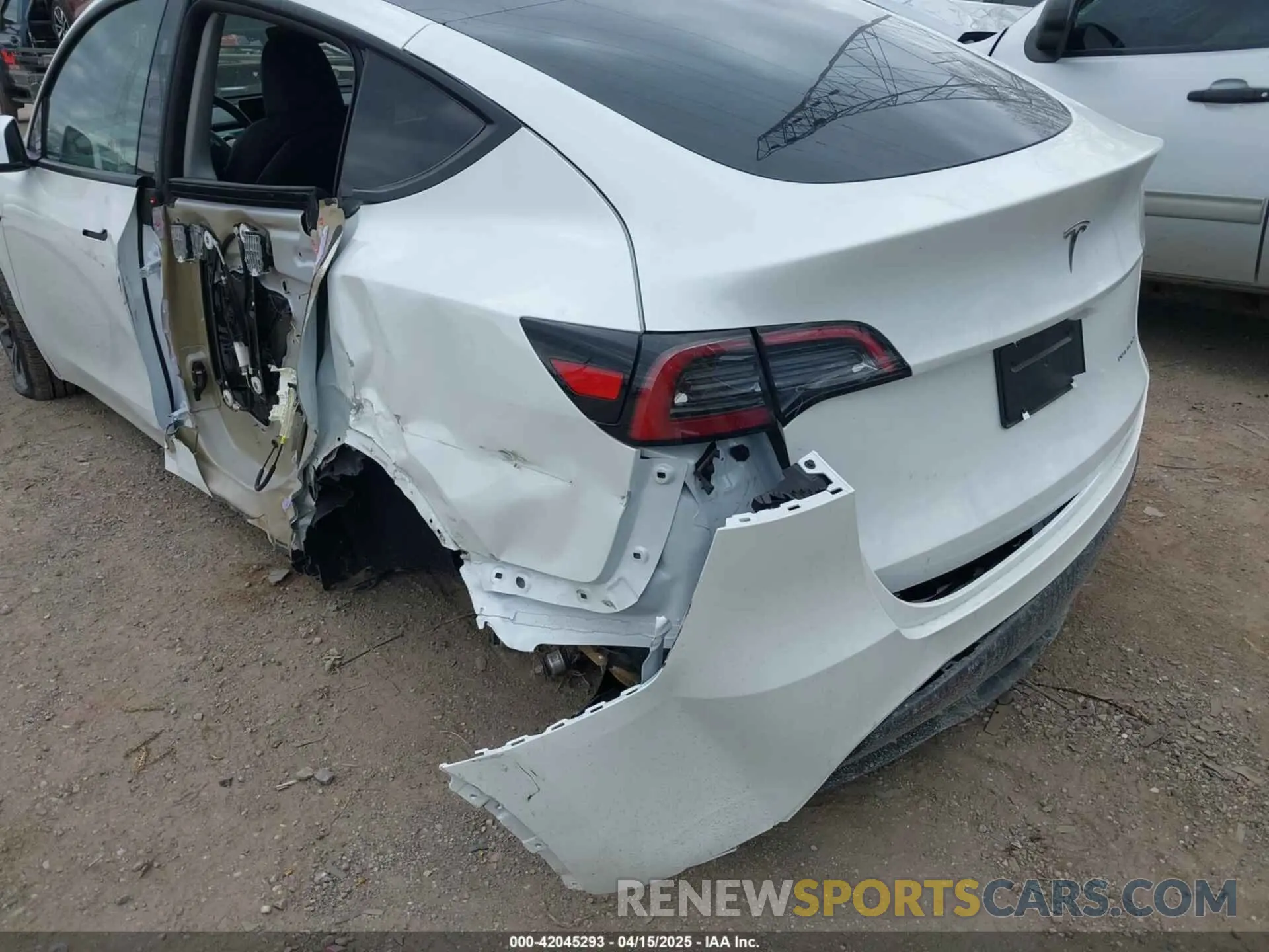 6 Photograph of a damaged car 7SAYGDEE1SF296292 TESLA MODEL Y 2025