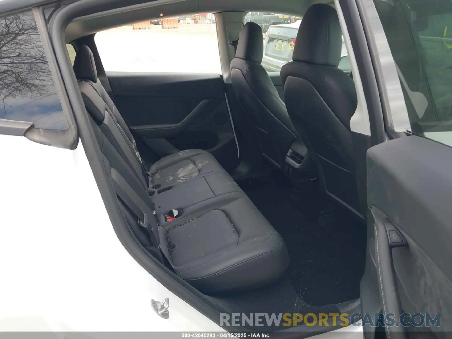 8 Photograph of a damaged car 7SAYGDEE1SF296292 TESLA MODEL Y 2025