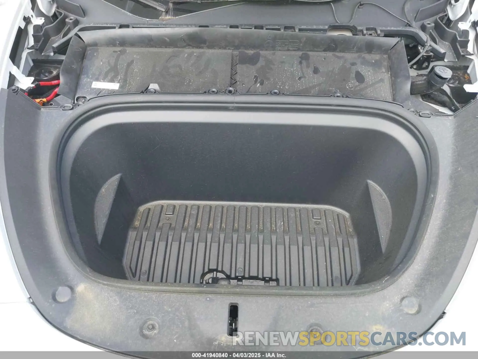 10 Photograph of a damaged car 7SAYGDEE2SA337378 TESLA MODEL Y 2025