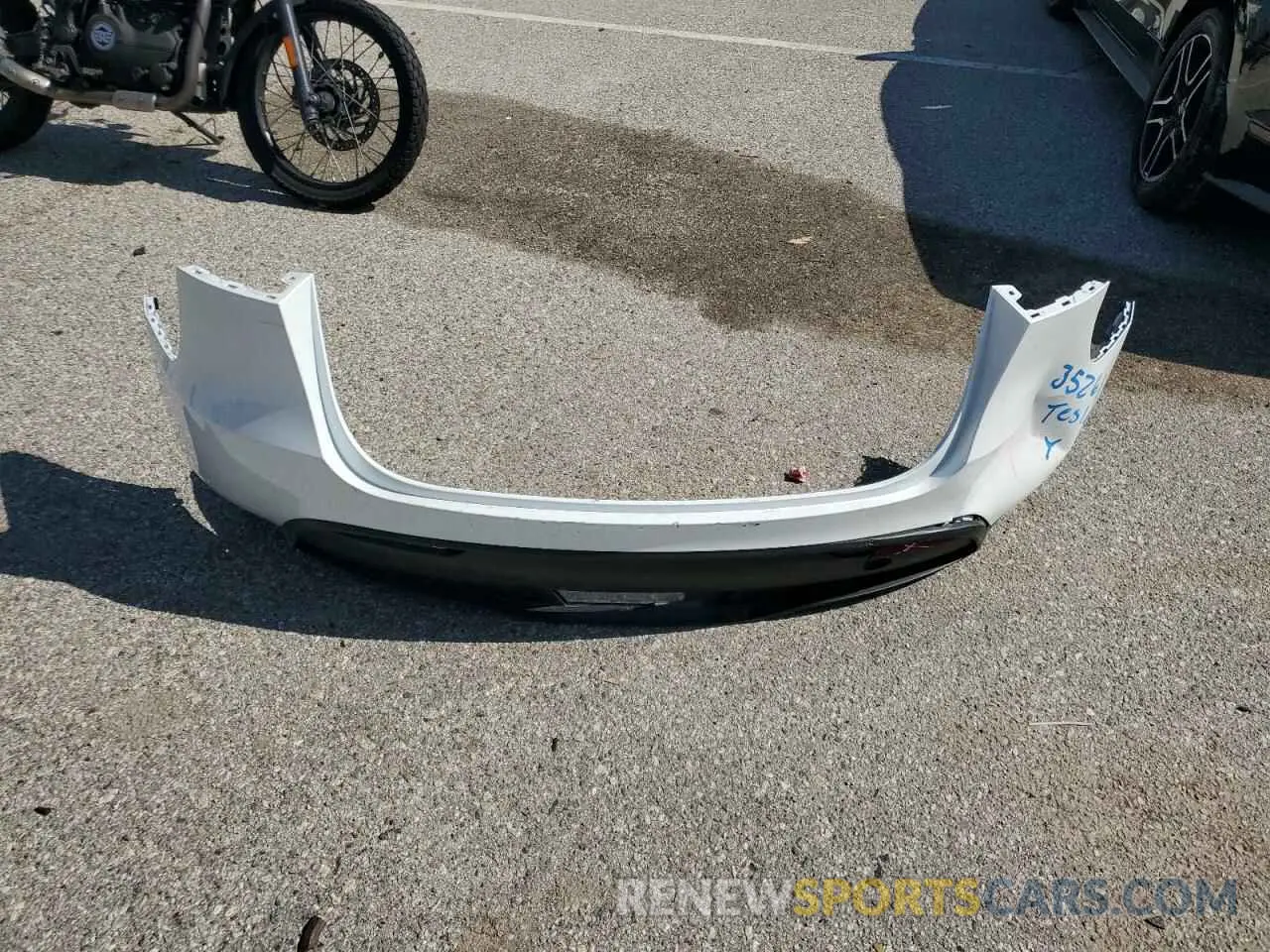 14 Photograph of a damaged car 7SAYGDEE2SF261096 TESLA MODEL Y 2025