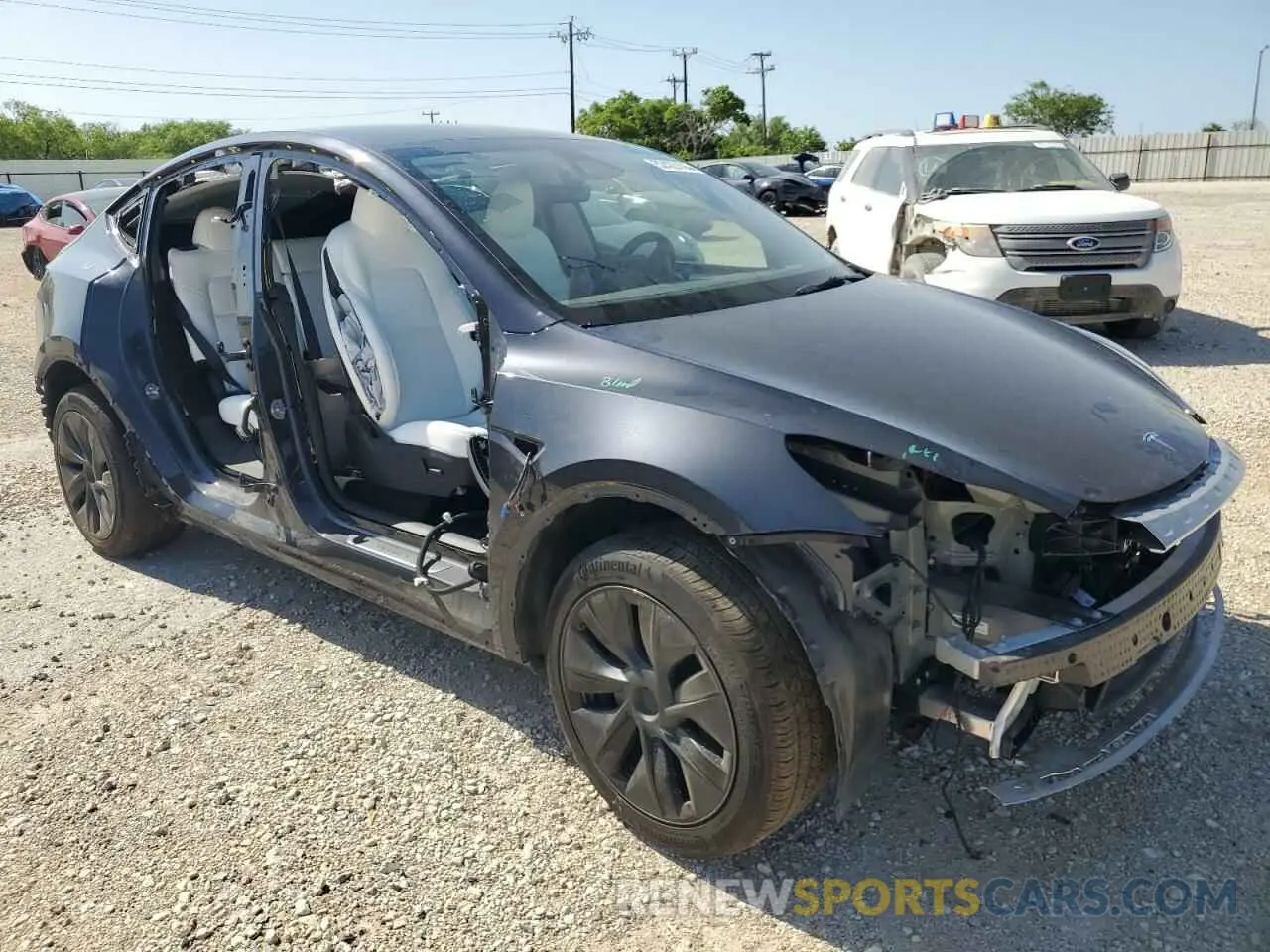 4 Photograph of a damaged car 7SAYGDEE3SA343187 TESLA MODEL Y 2025