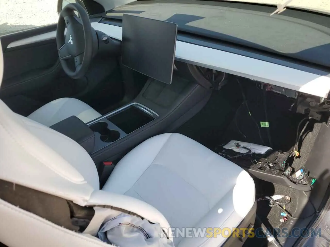 8 Photograph of a damaged car 7SAYGDEE3SA343187 TESLA MODEL Y 2025