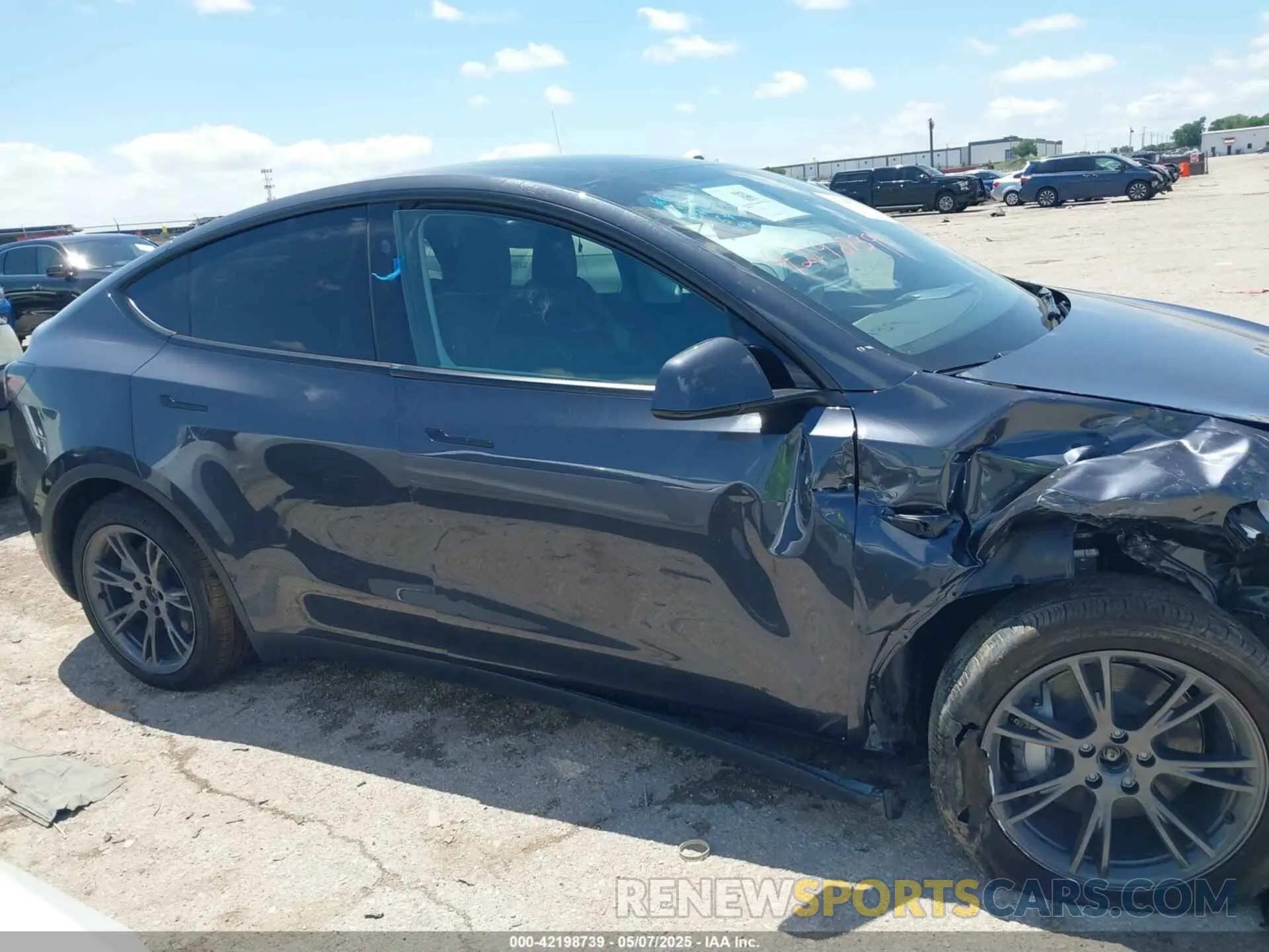 12 Photograph of a damaged car 7SAYGDEE3SA364458 TESLA MODEL Y 2025