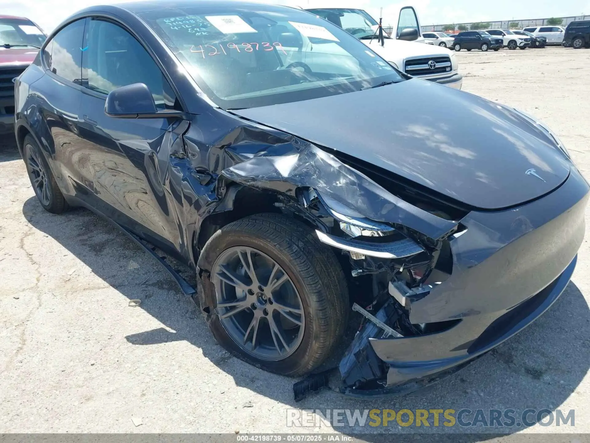 6 Photograph of a damaged car 7SAYGDEE3SA364458 TESLA MODEL Y 2025