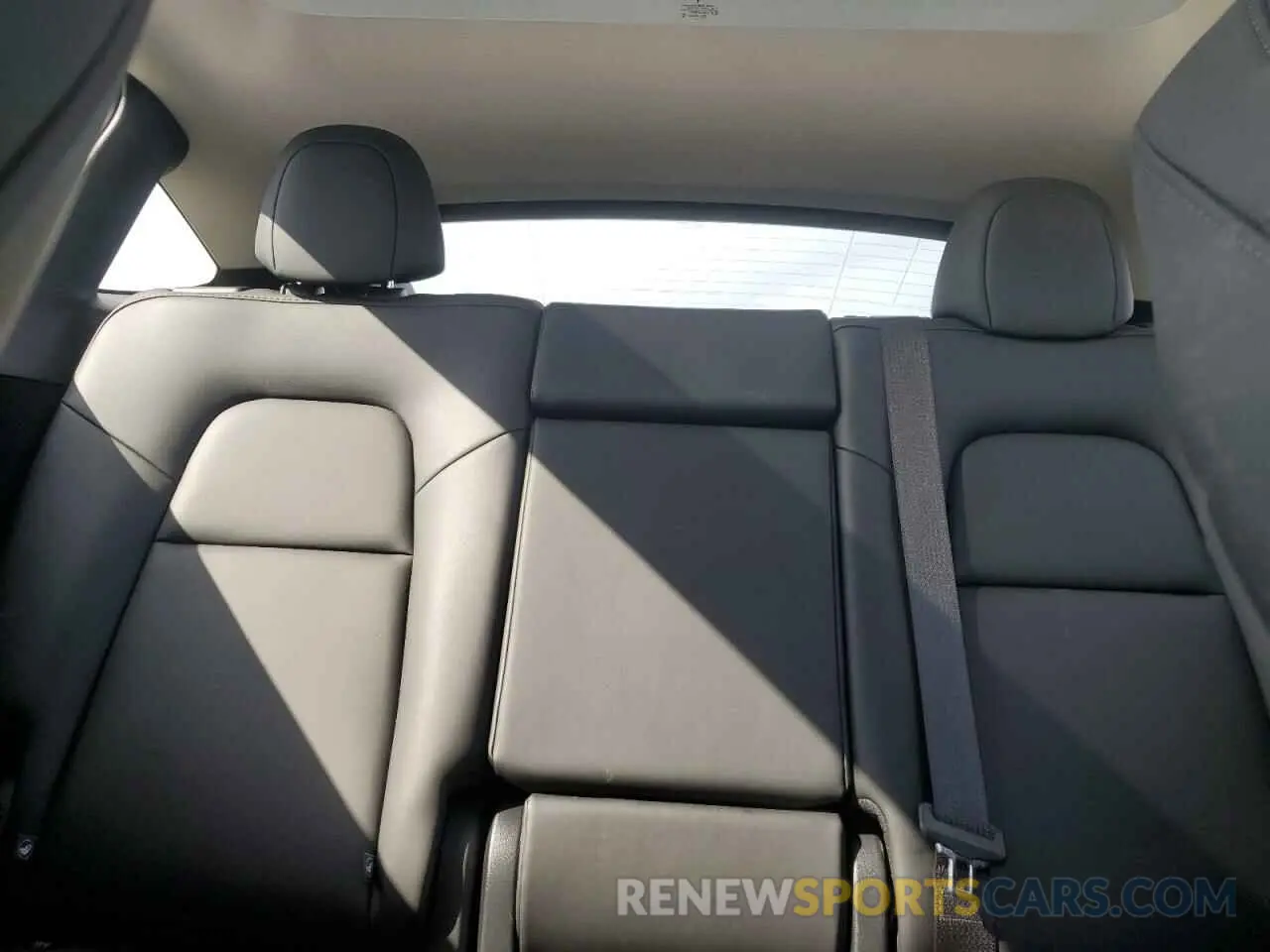 10 Photograph of a damaged car 7SAYGDEE3SF304750 TESLA MODEL Y 2025