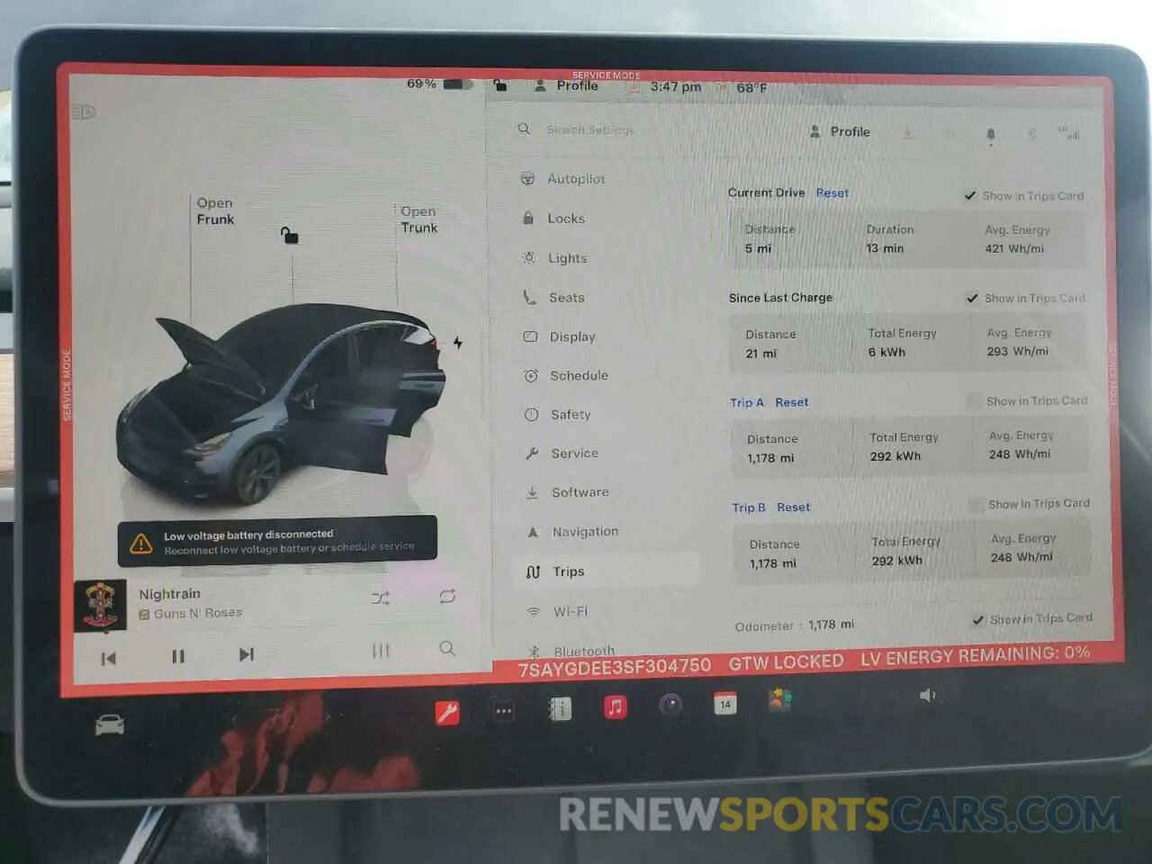 9 Photograph of a damaged car 7SAYGDEE3SF304750 TESLA MODEL Y 2025