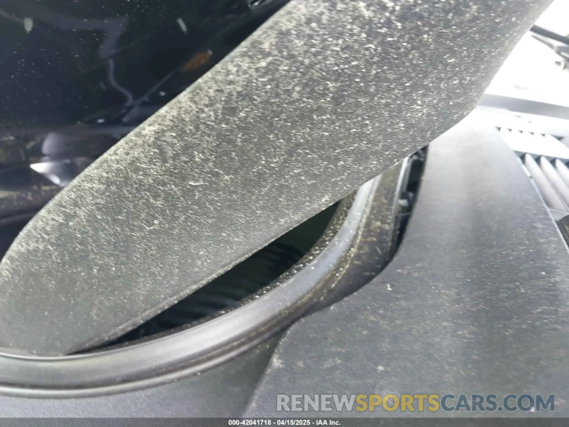 10 Photograph of a damaged car 7SAYGDEE4SA341299 TESLA MODEL Y 2025