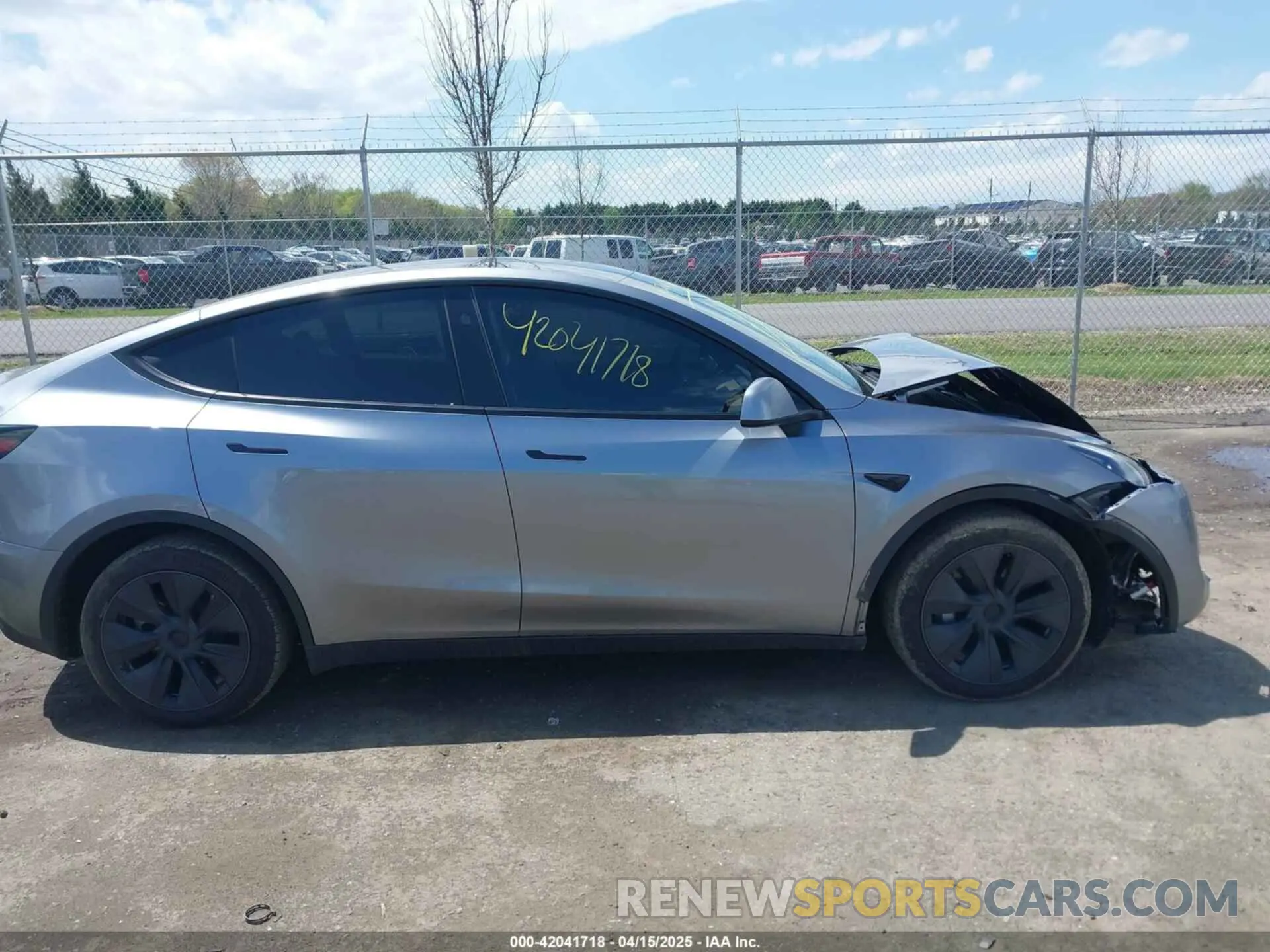 13 Photograph of a damaged car 7SAYGDEE4SA341299 TESLA MODEL Y 2025
