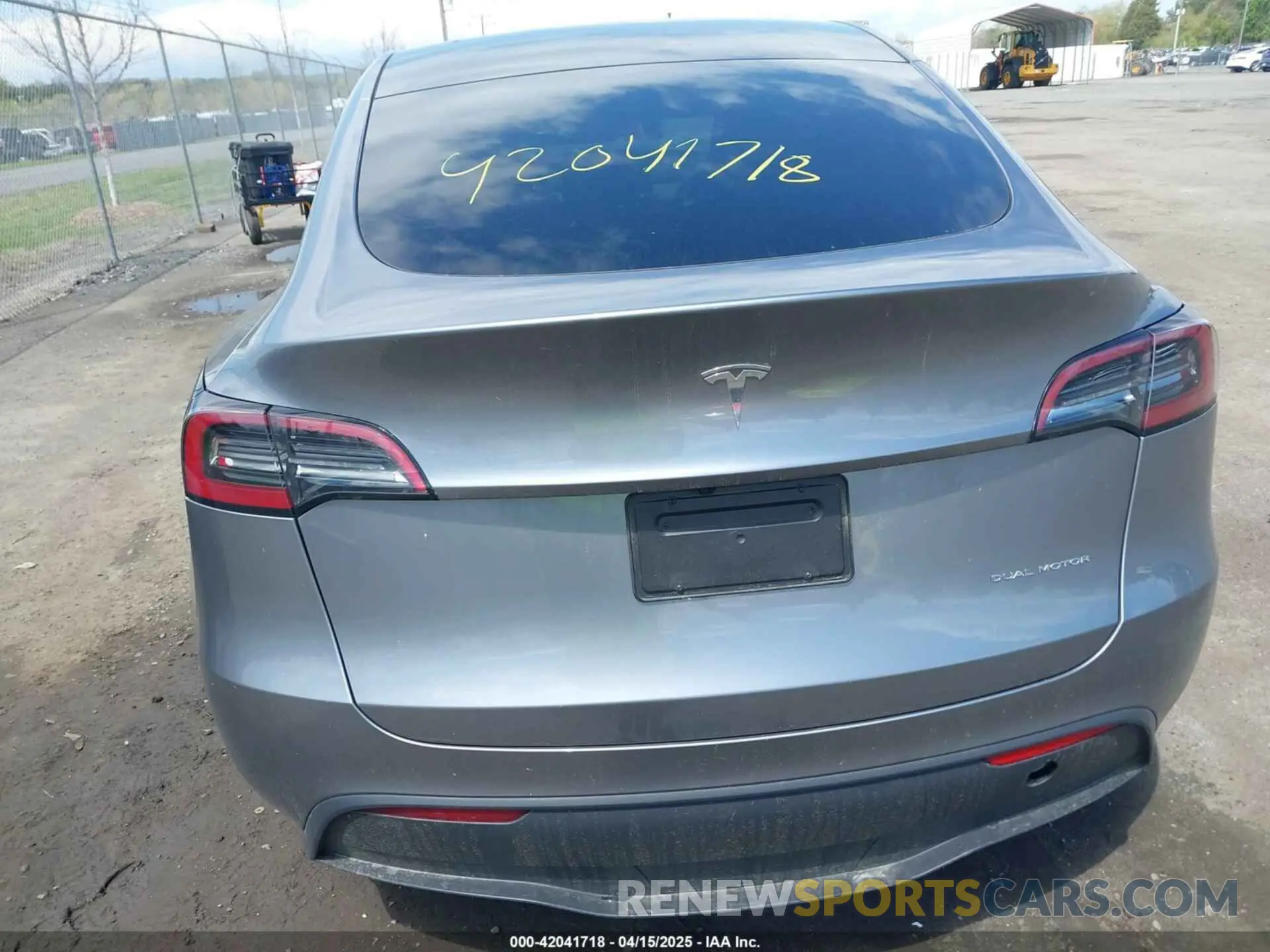 16 Photograph of a damaged car 7SAYGDEE4SA341299 TESLA MODEL Y 2025