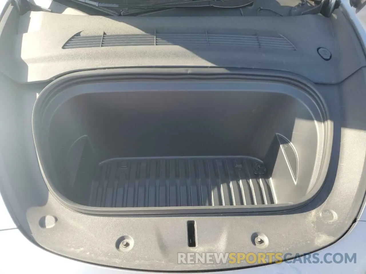 13 Photograph of a damaged car 7SAYGDEE4SA351797 TESLA MODEL Y 2025