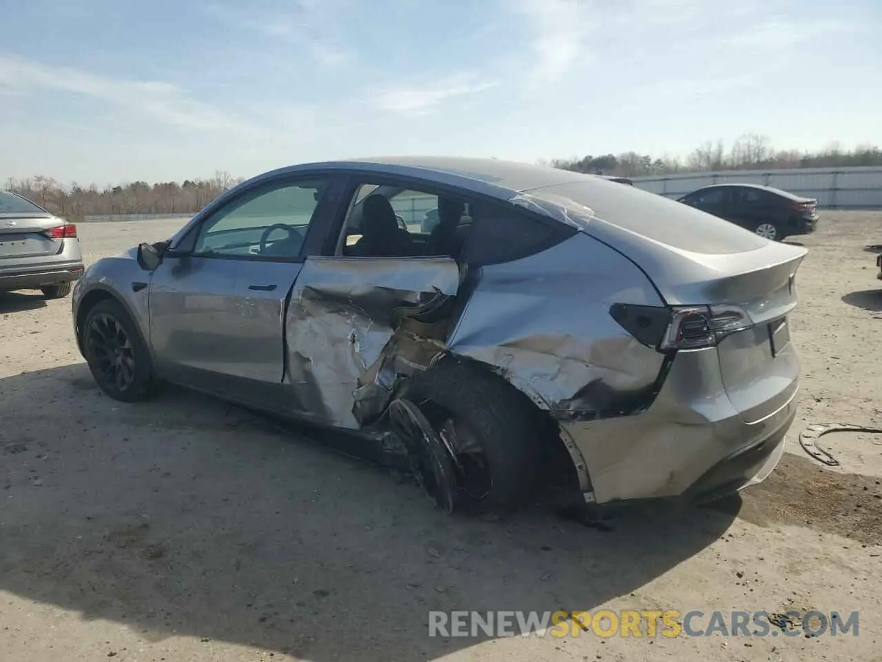 2 Photograph of a damaged car 7SAYGDEE4SA351797 TESLA MODEL Y 2025