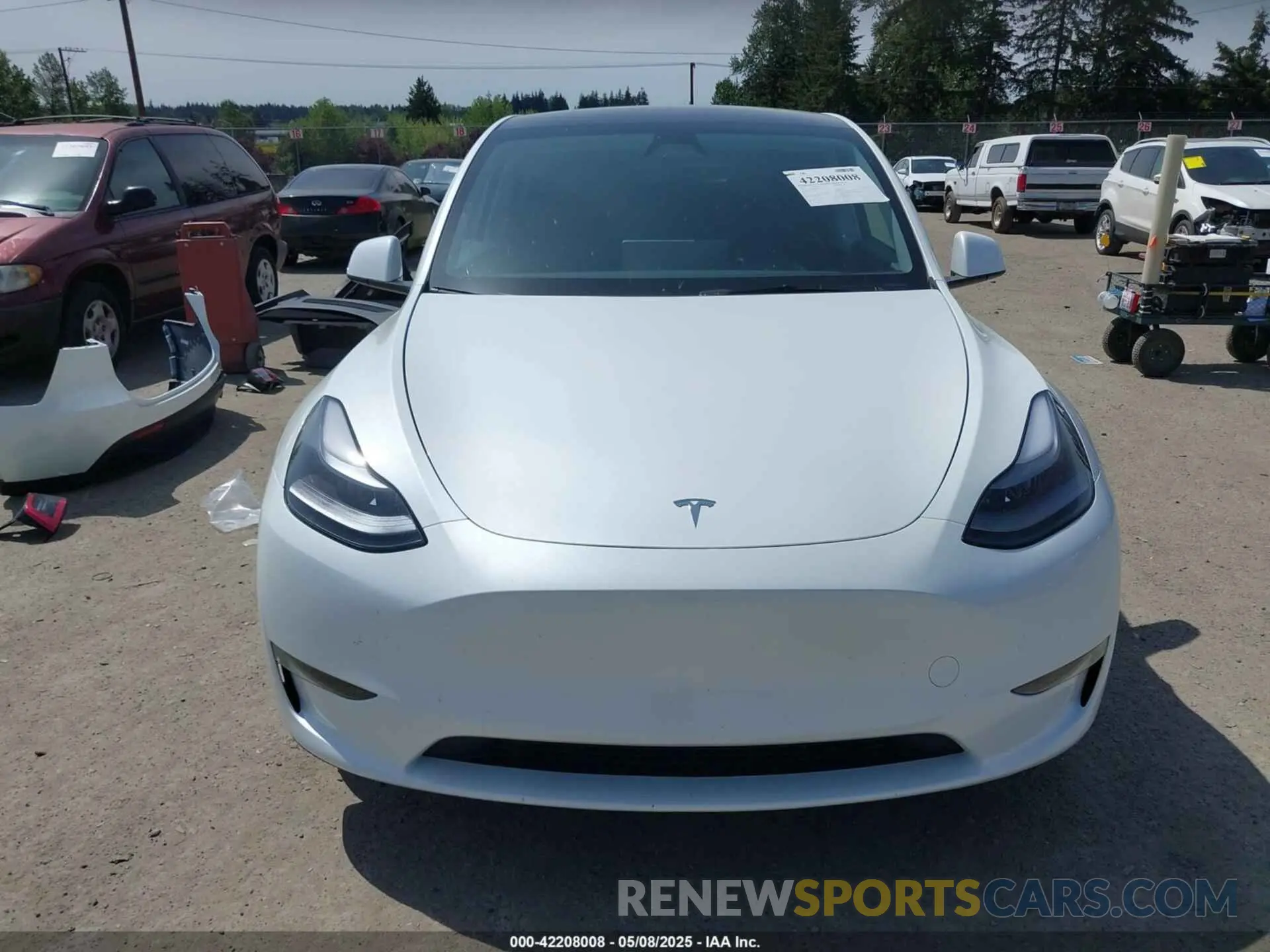 13 Photograph of a damaged car 7SAYGDEE4SF261567 TESLA MODEL Y 2025