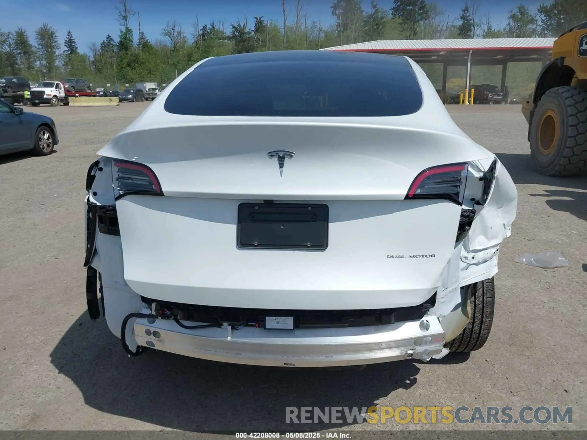 17 Photograph of a damaged car 7SAYGDEE4SF261567 TESLA MODEL Y 2025