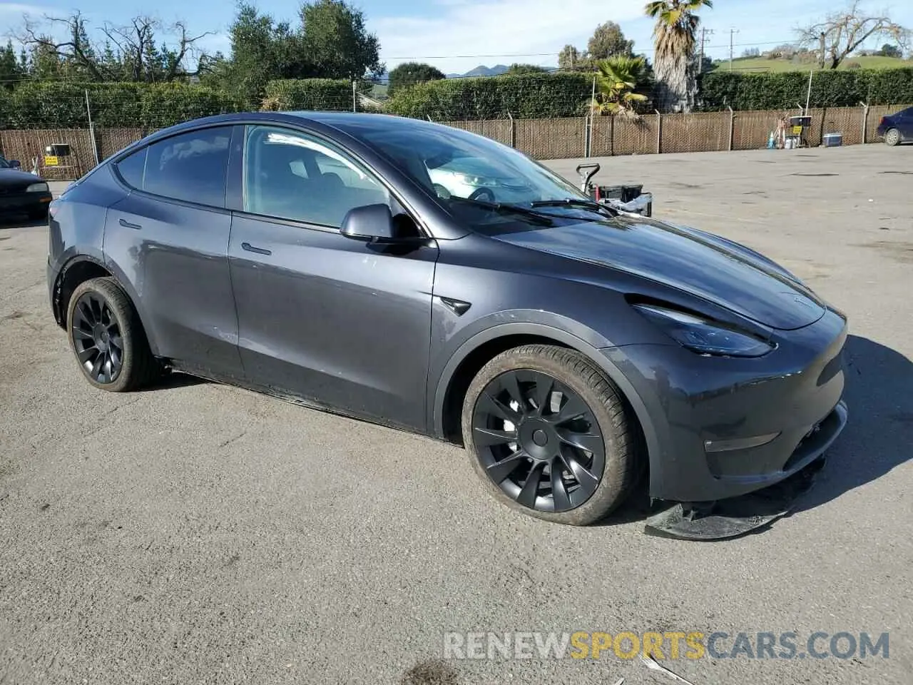 4 Photograph of a damaged car 7SAYGDEE4SF272942 TESLA MODEL Y 2025
