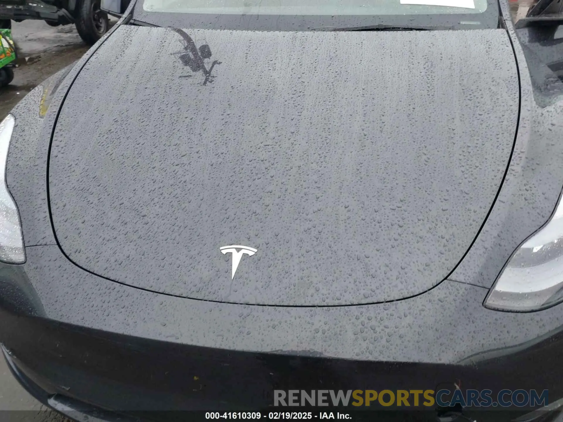 10 Photograph of a damaged car 7SAYGDEE4SF276330 TESLA MODEL Y 2025