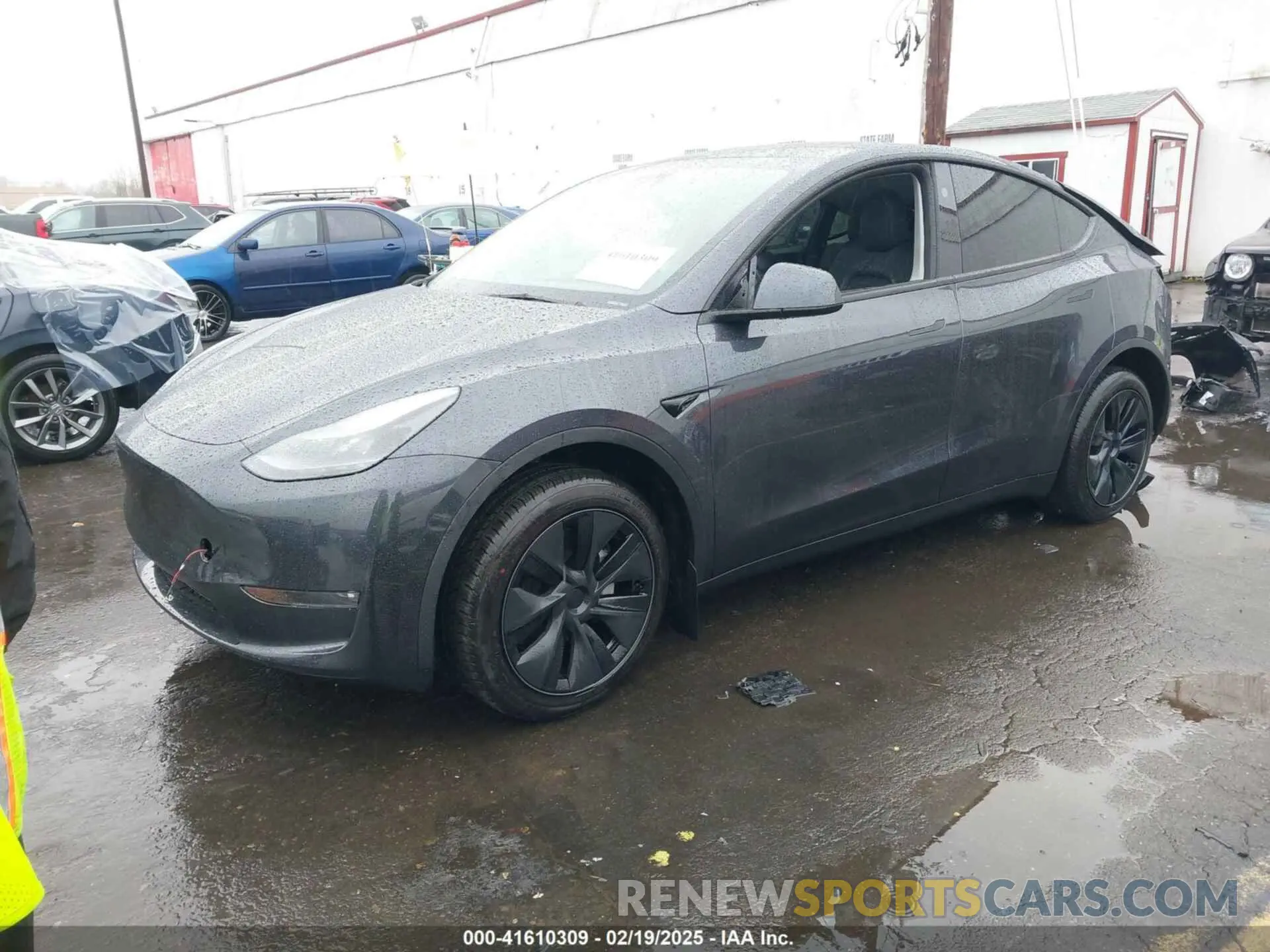 2 Photograph of a damaged car 7SAYGDEE4SF276330 TESLA MODEL Y 2025