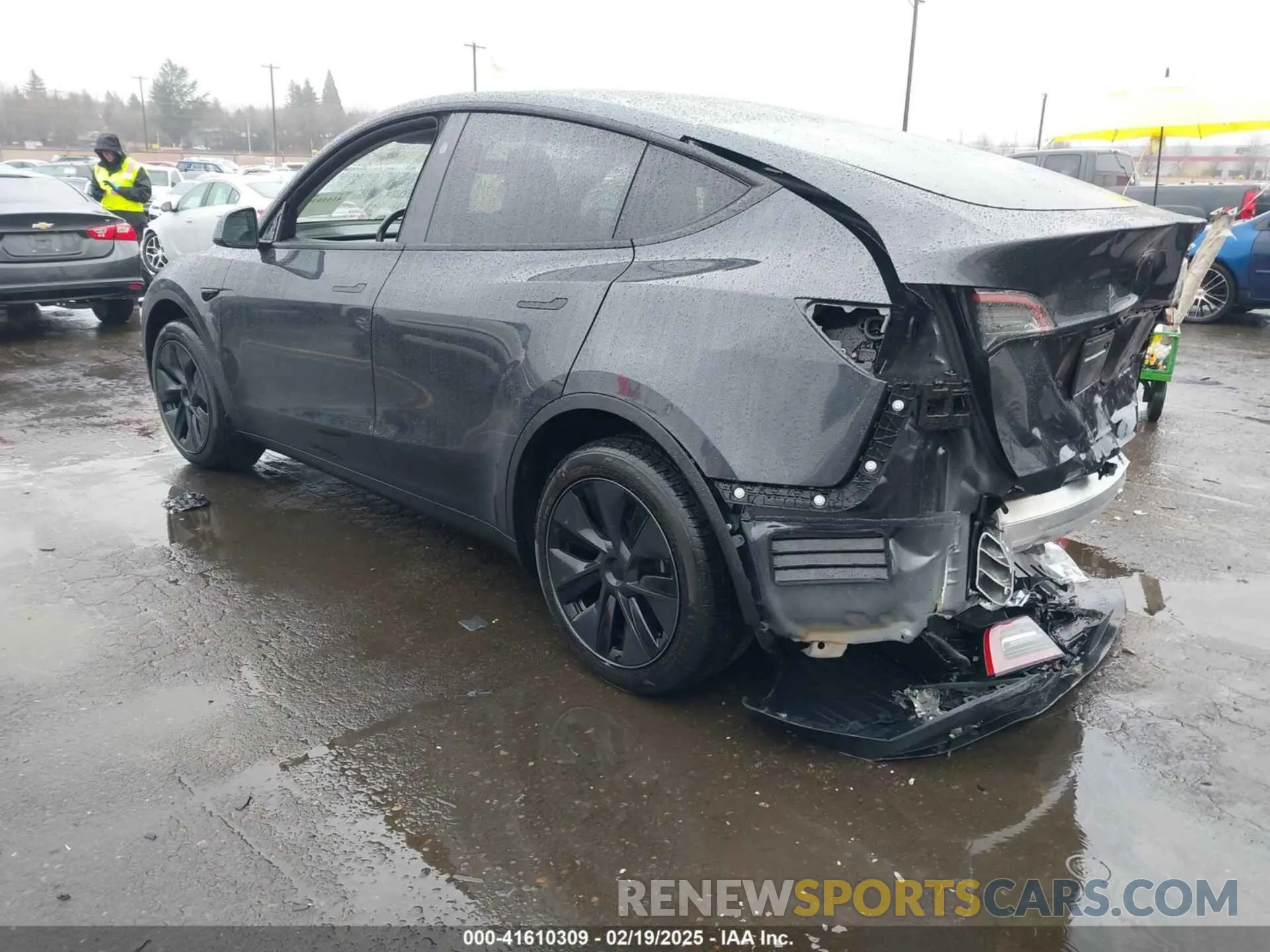 3 Photograph of a damaged car 7SAYGDEE4SF276330 TESLA MODEL Y 2025