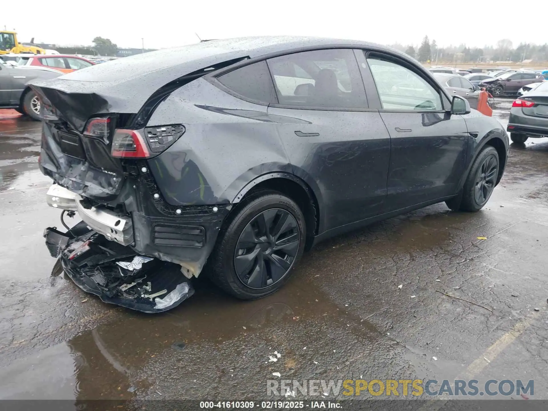 4 Photograph of a damaged car 7SAYGDEE4SF276330 TESLA MODEL Y 2025
