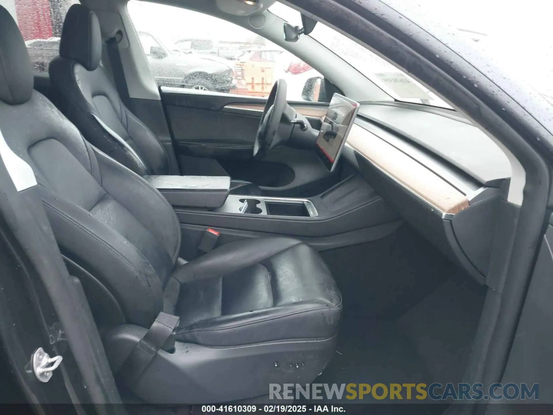5 Photograph of a damaged car 7SAYGDEE4SF276330 TESLA MODEL Y 2025