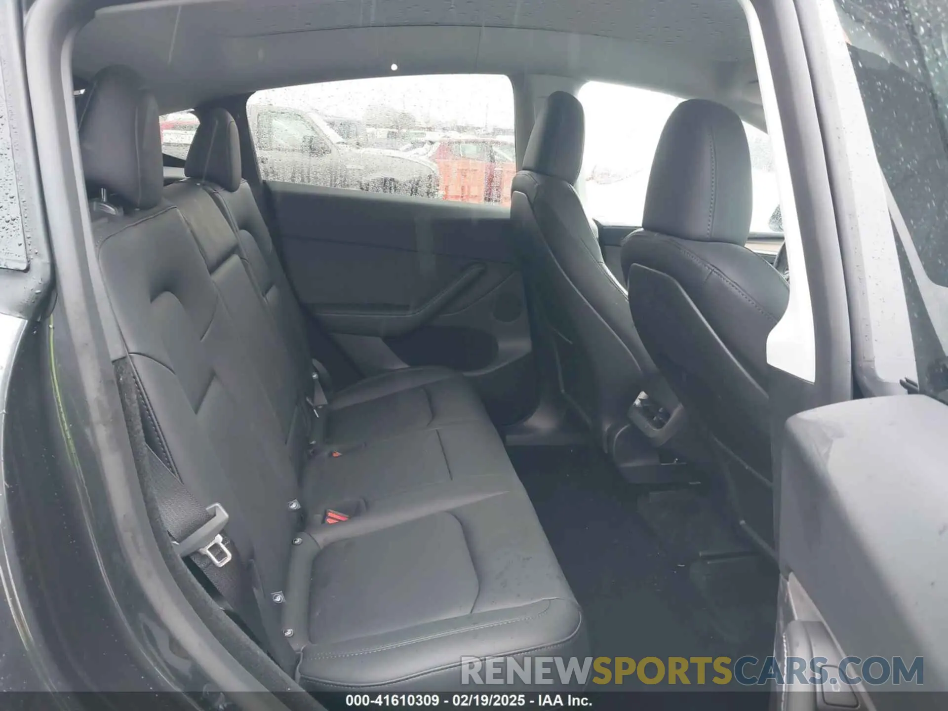 8 Photograph of a damaged car 7SAYGDEE4SF276330 TESLA MODEL Y 2025