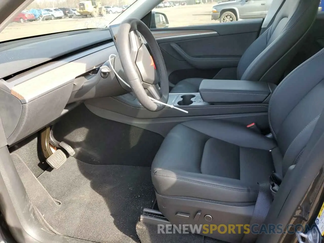 7 Photograph of a damaged car 7SAYGDEE4SF291068 TESLA MODEL Y 2025