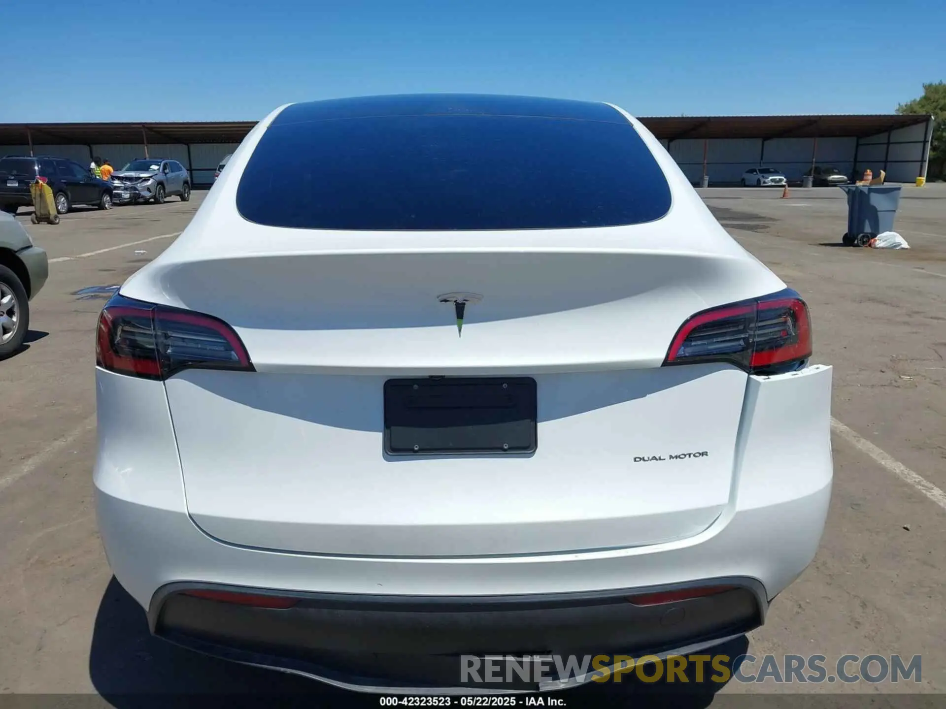 16 Photograph of a damaged car 7SAYGDEE4SF302702 TESLA MODEL Y 2025