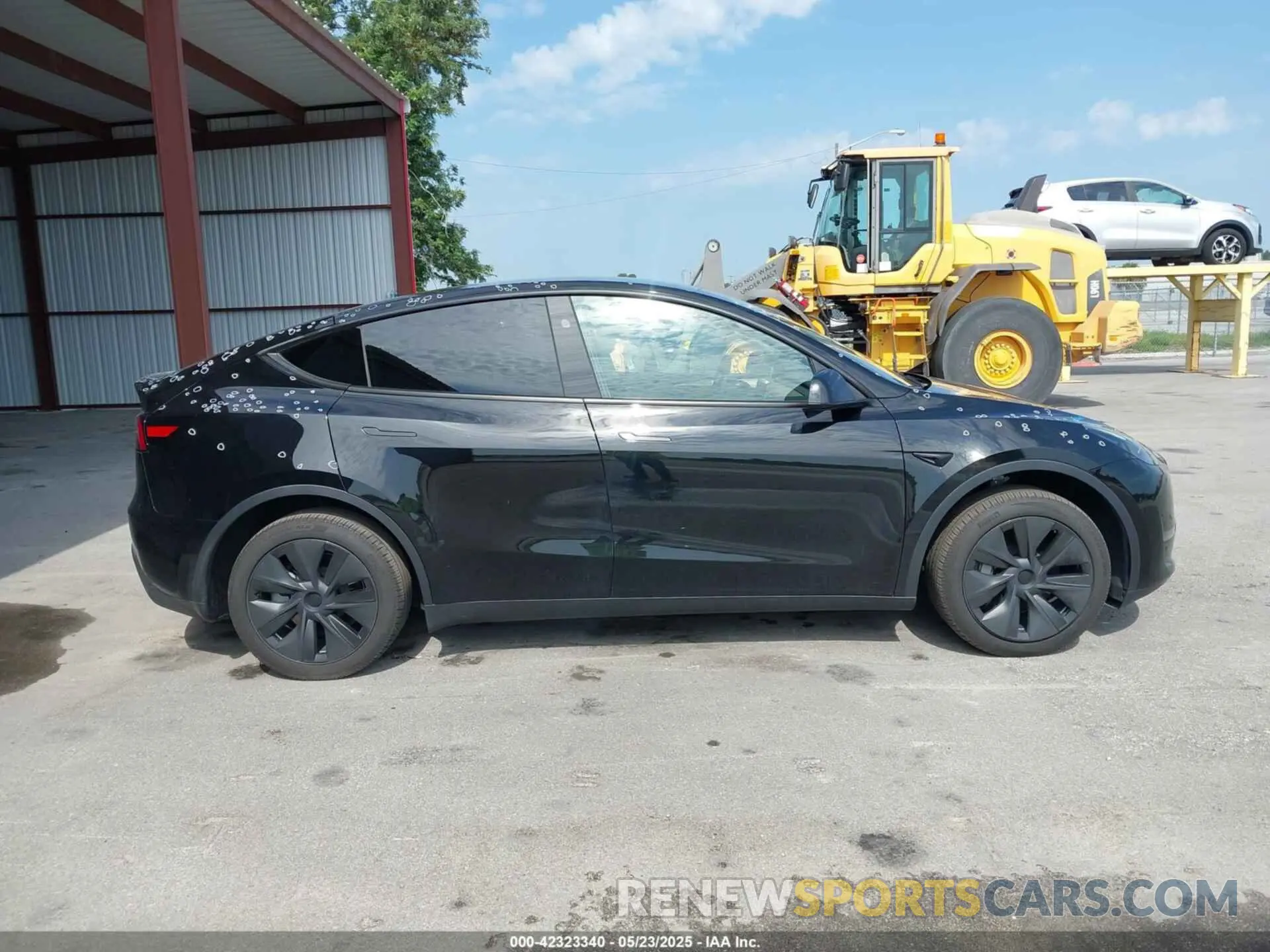 14 Photograph of a damaged car 7SAYGDEE5SA339710 TESLA MODEL Y 2025