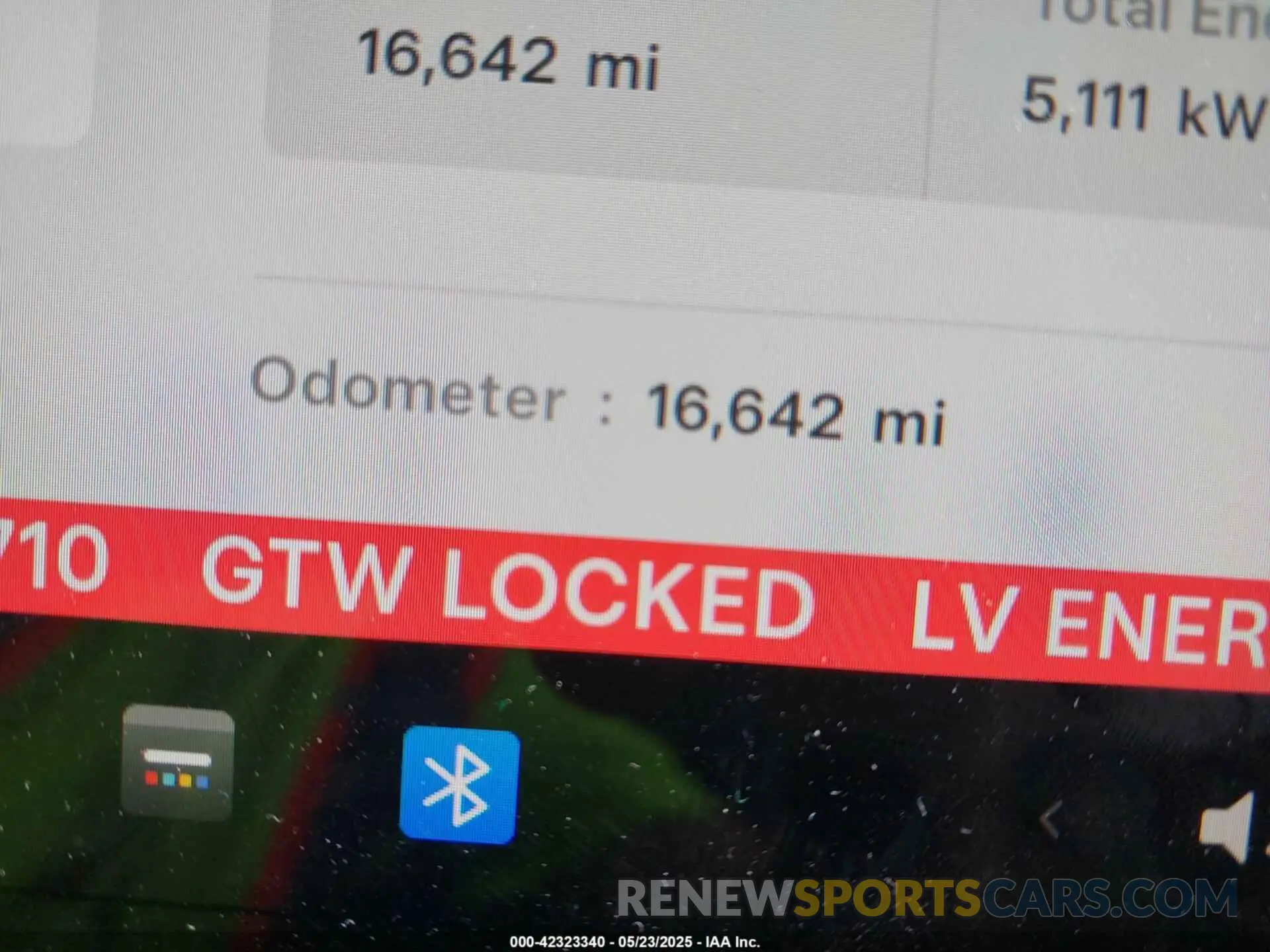 16 Photograph of a damaged car 7SAYGDEE5SA339710 TESLA MODEL Y 2025