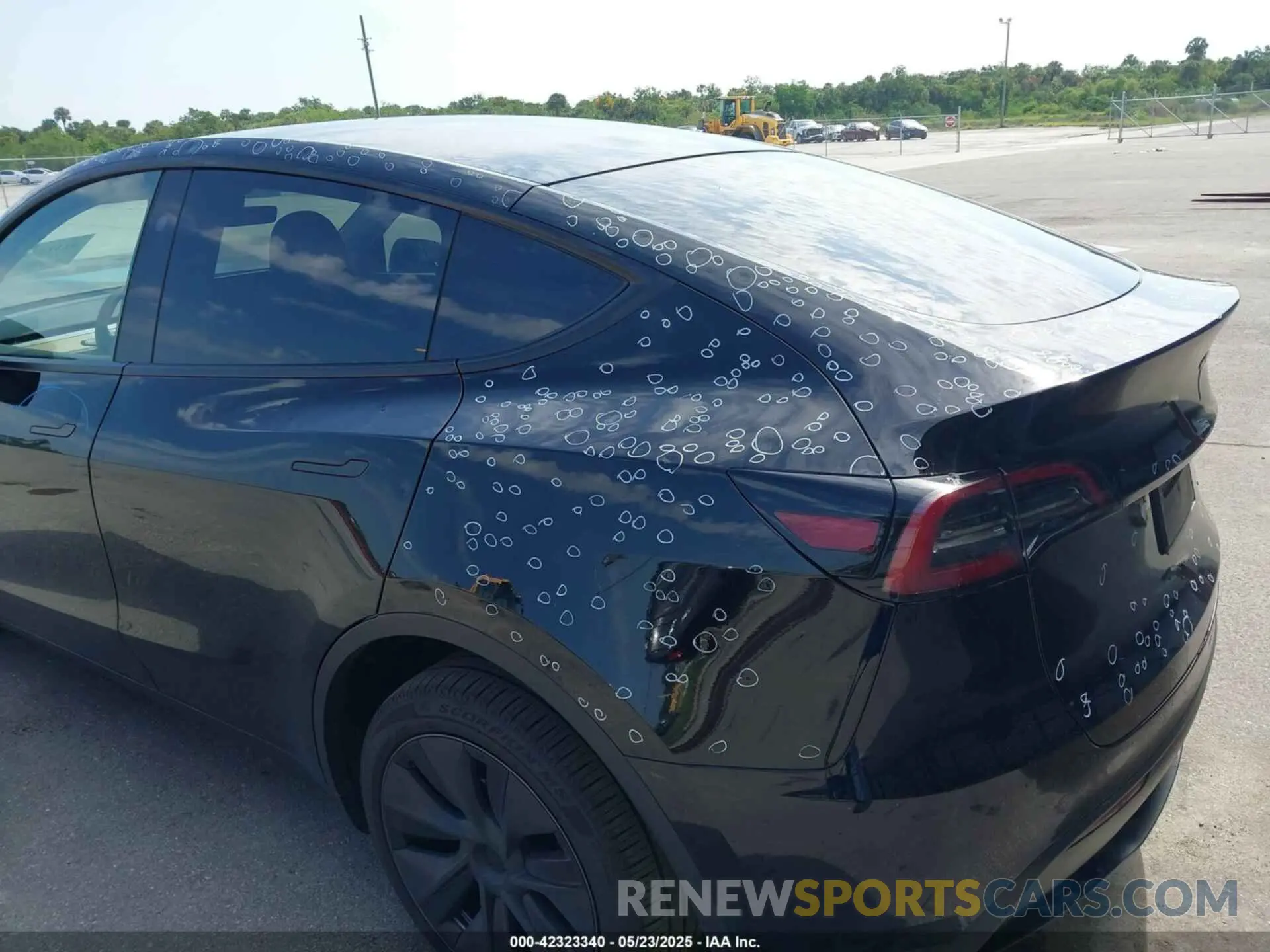 20 Photograph of a damaged car 7SAYGDEE5SA339710 TESLA MODEL Y 2025