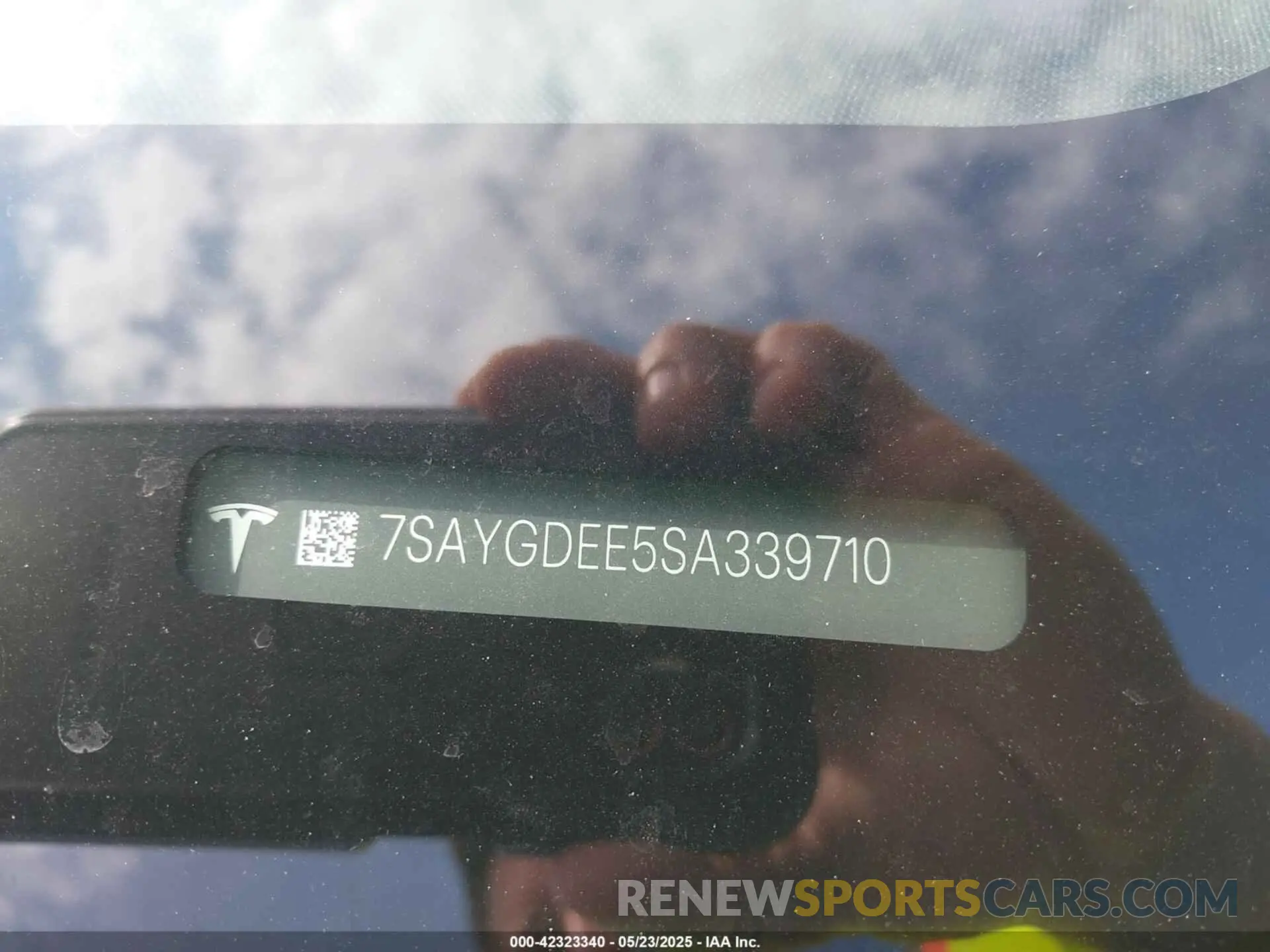 9 Photograph of a damaged car 7SAYGDEE5SA339710 TESLA MODEL Y 2025