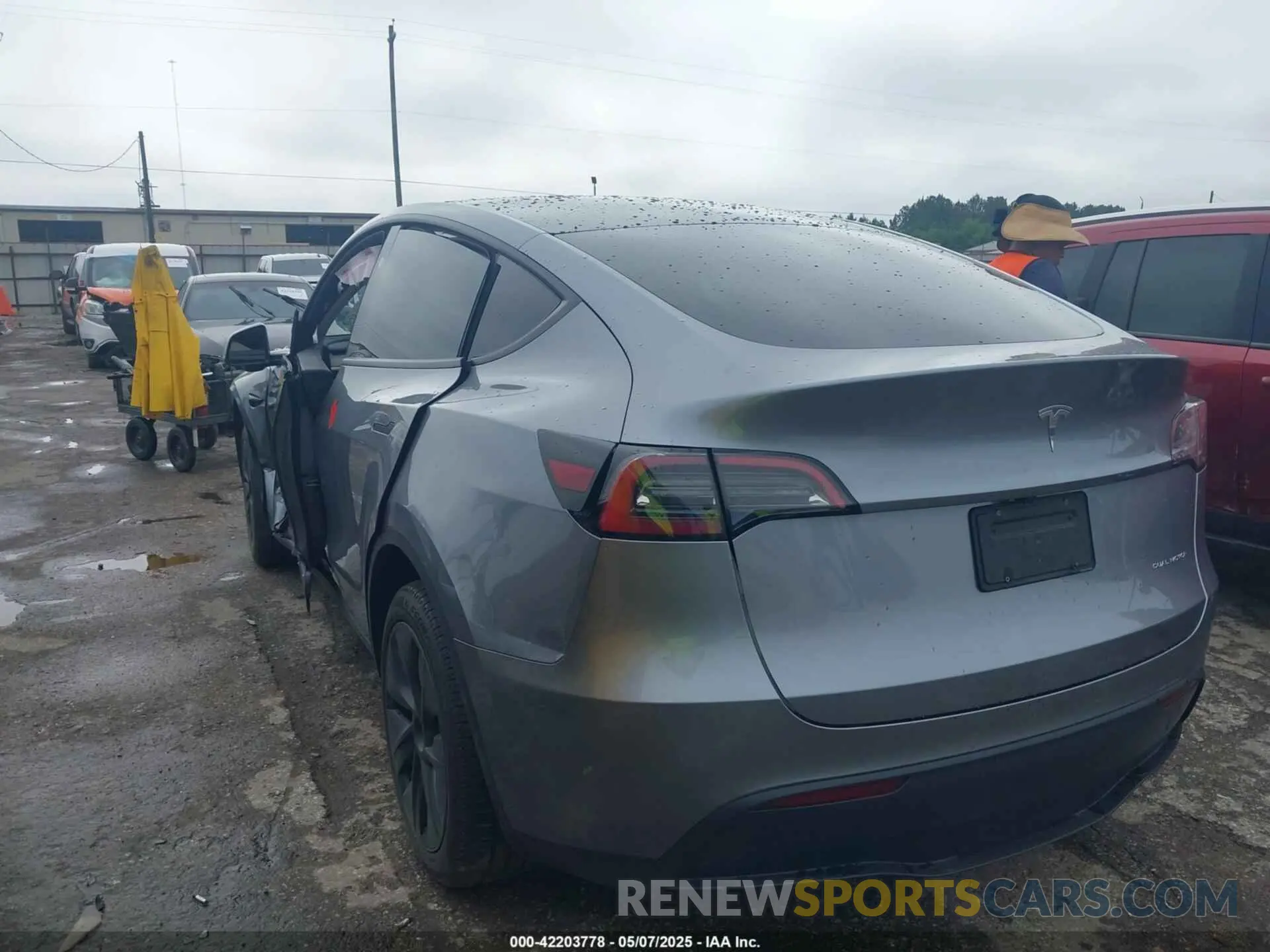 3 Photograph of a damaged car 7SAYGDEE5SA348729 TESLA MODEL Y 2025