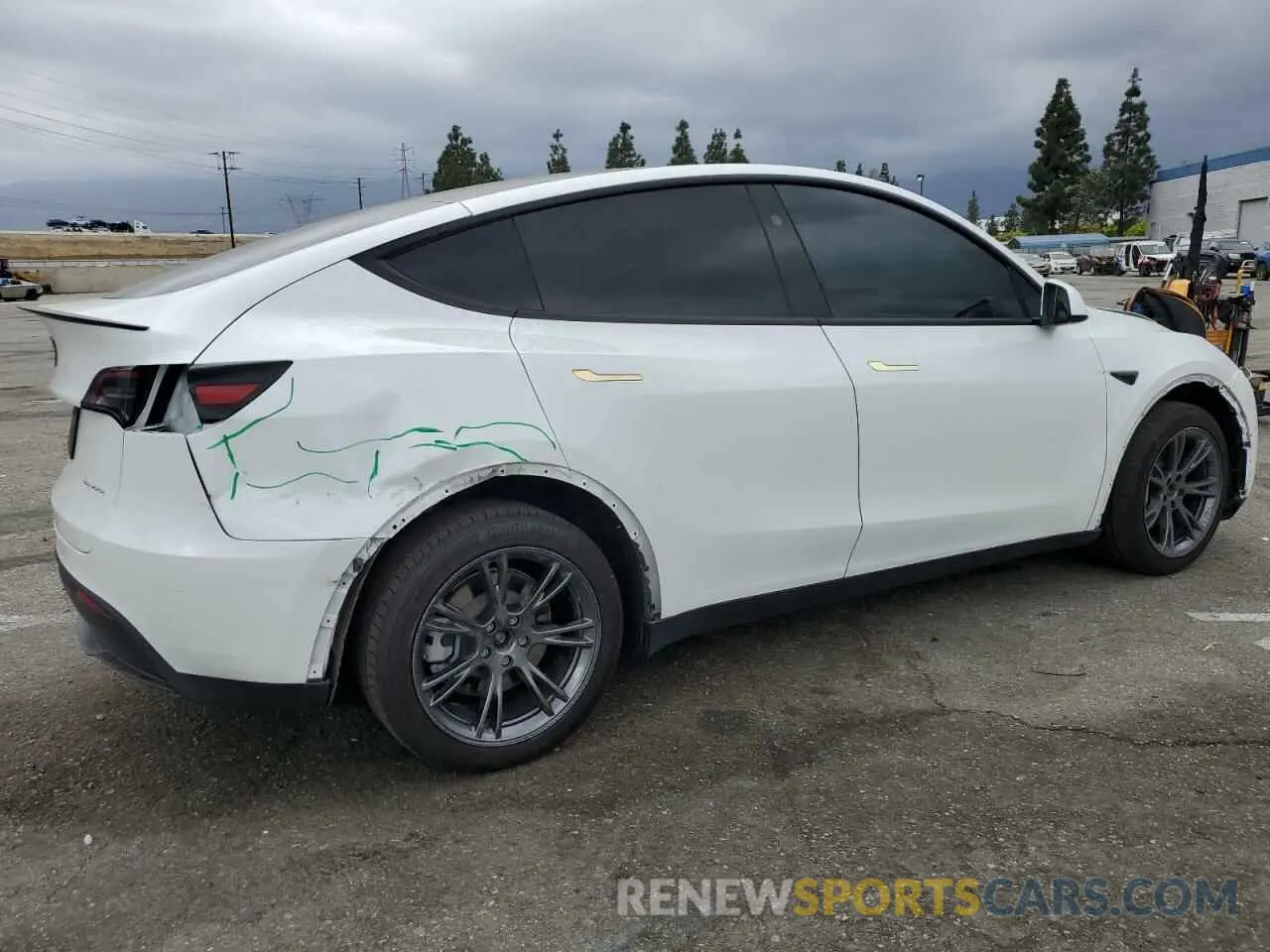 3 Photograph of a damaged car 7SAYGDEE5SF237732 TESLA MODEL Y 2025