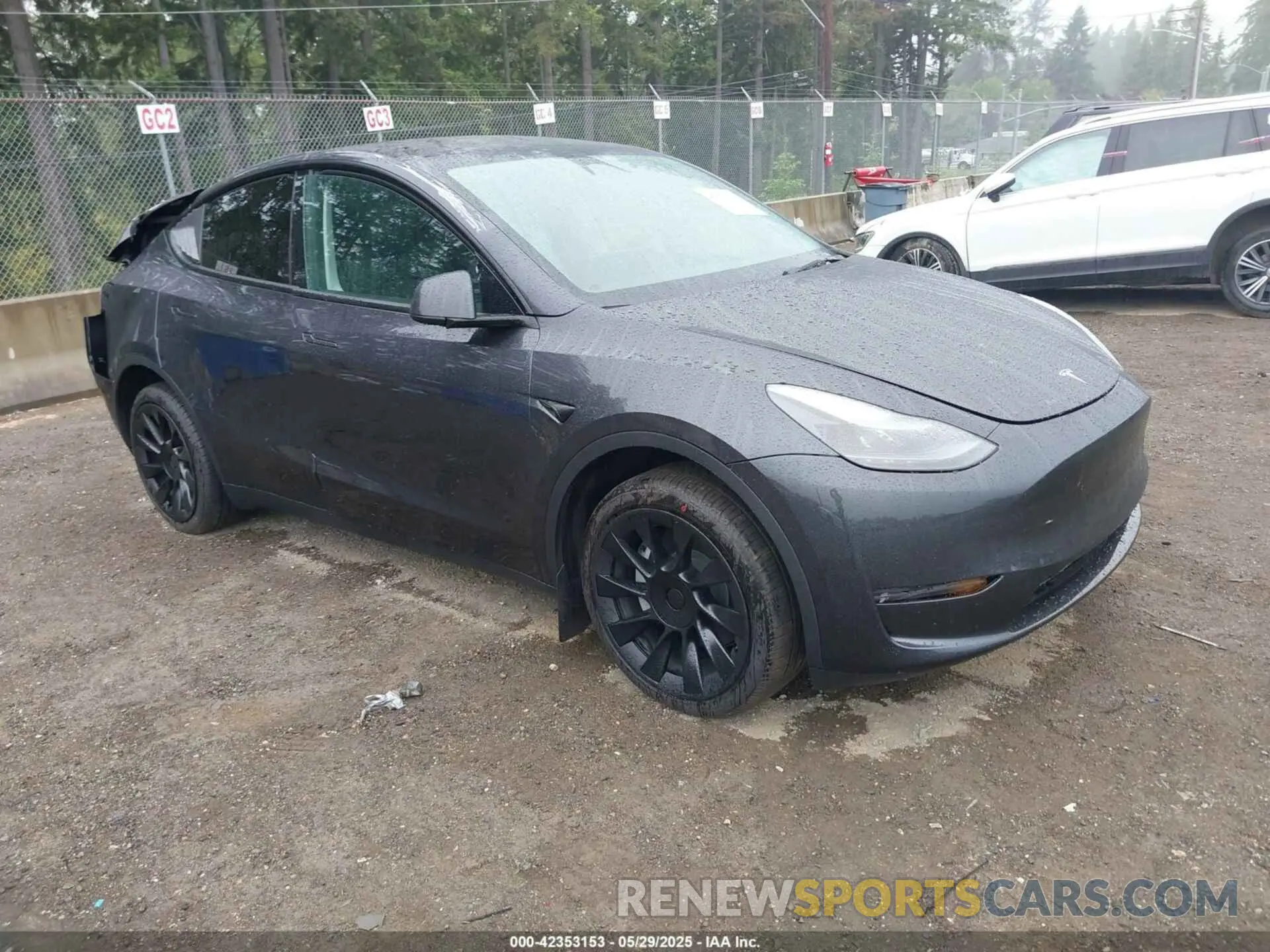 1 Photograph of a damaged car 7SAYGDEE5SF262744 TESLA MODEL Y 2025