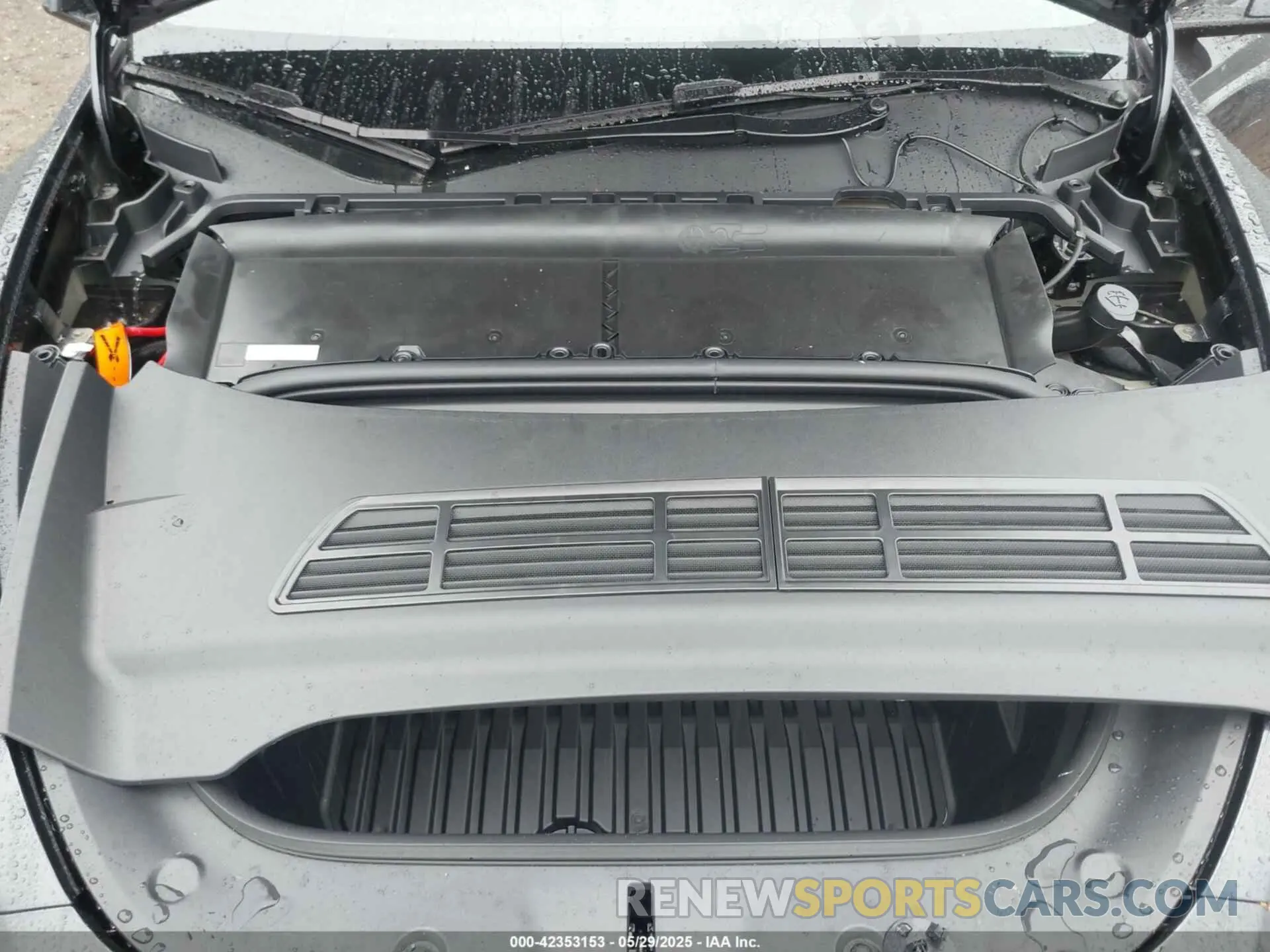 10 Photograph of a damaged car 7SAYGDEE5SF262744 TESLA MODEL Y 2025