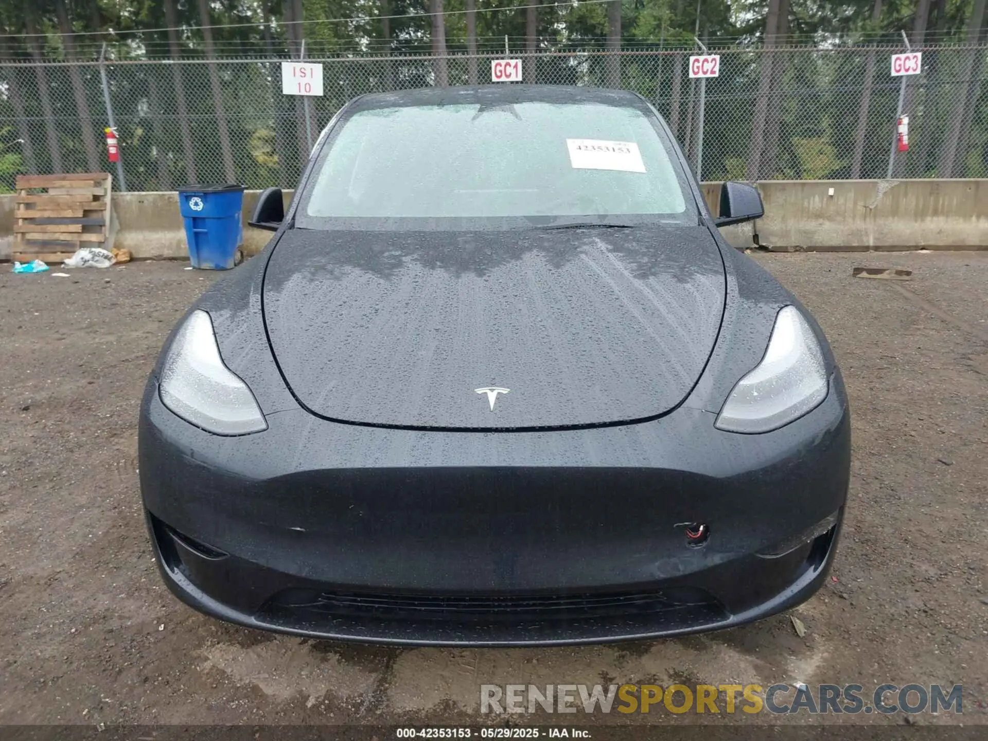 11 Photograph of a damaged car 7SAYGDEE5SF262744 TESLA MODEL Y 2025