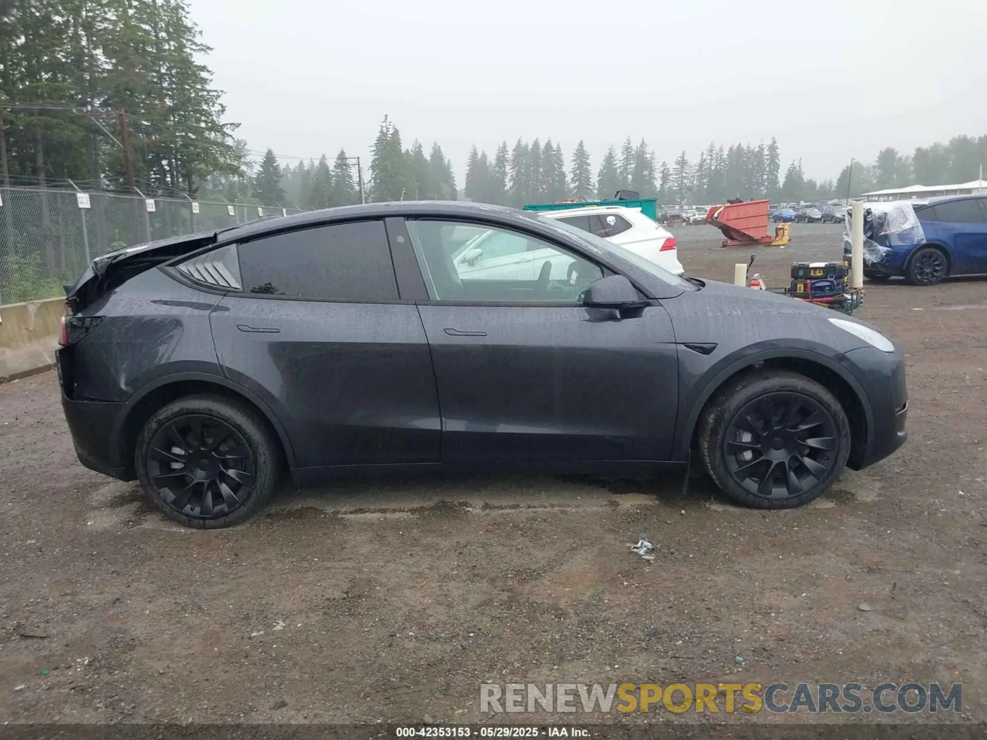 12 Photograph of a damaged car 7SAYGDEE5SF262744 TESLA MODEL Y 2025