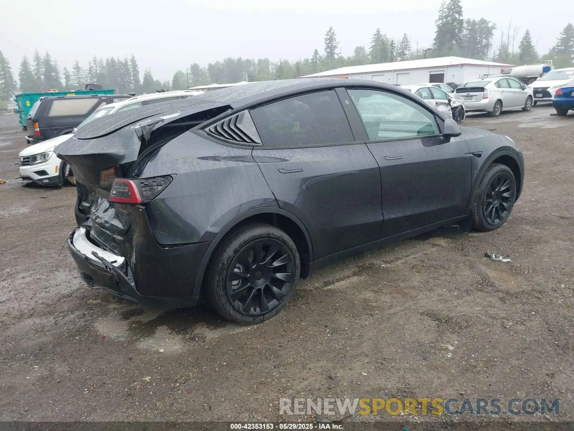 4 Photograph of a damaged car 7SAYGDEE5SF262744 TESLA MODEL Y 2025