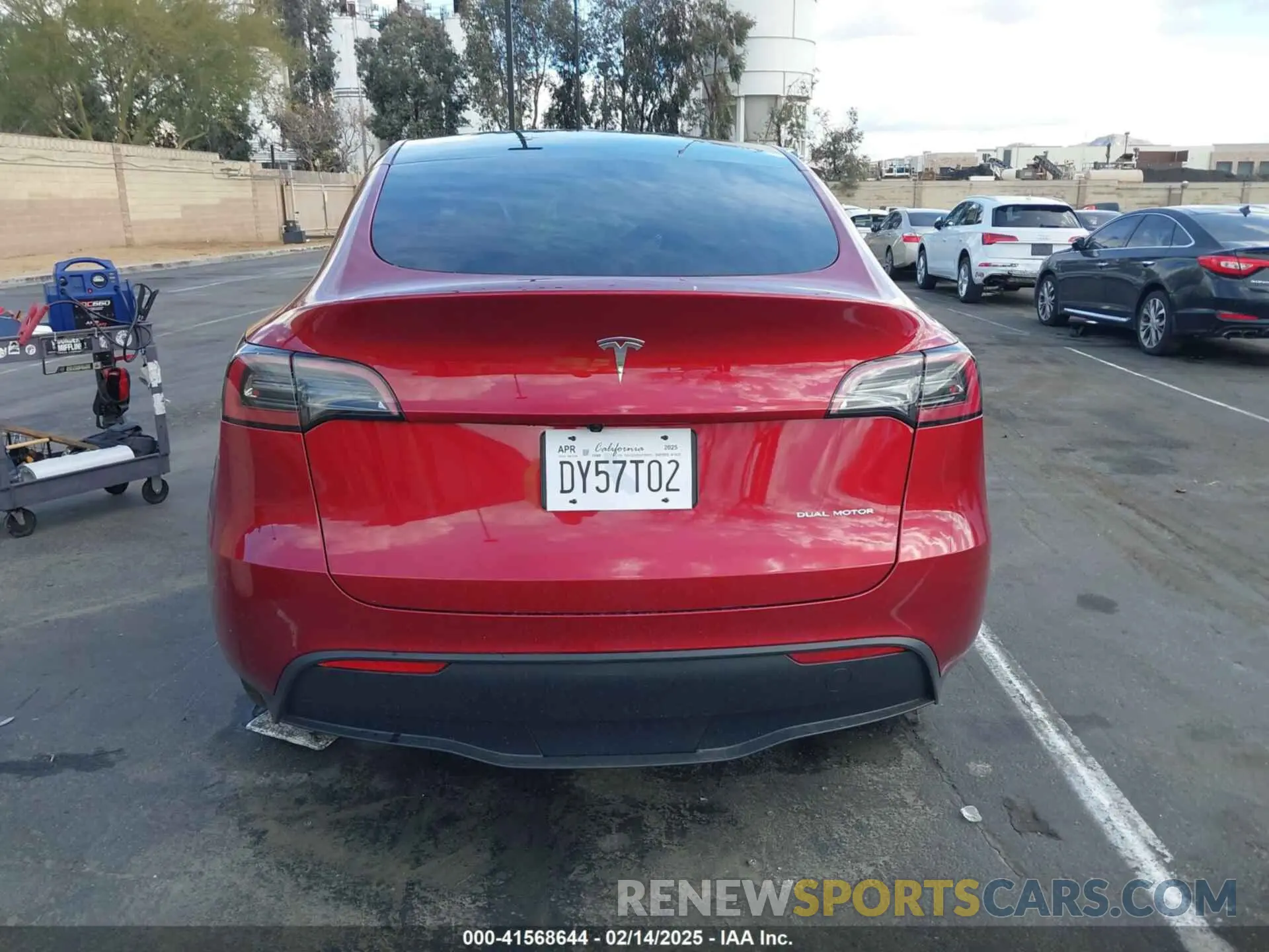 17 Photograph of a damaged car 7SAYGDEE5SF283772 TESLA MODEL Y 2025