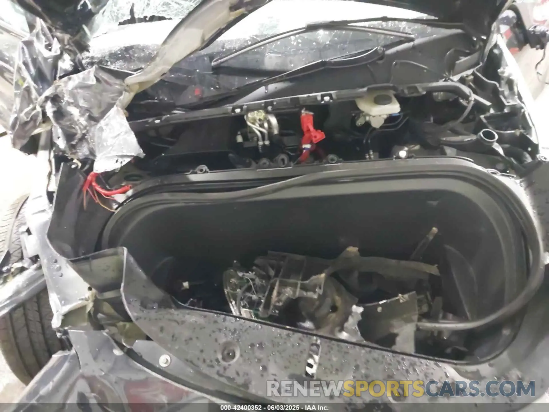 10 Photograph of a damaged car 7SAYGDEE6SF290472 TESLA MODEL Y 2025