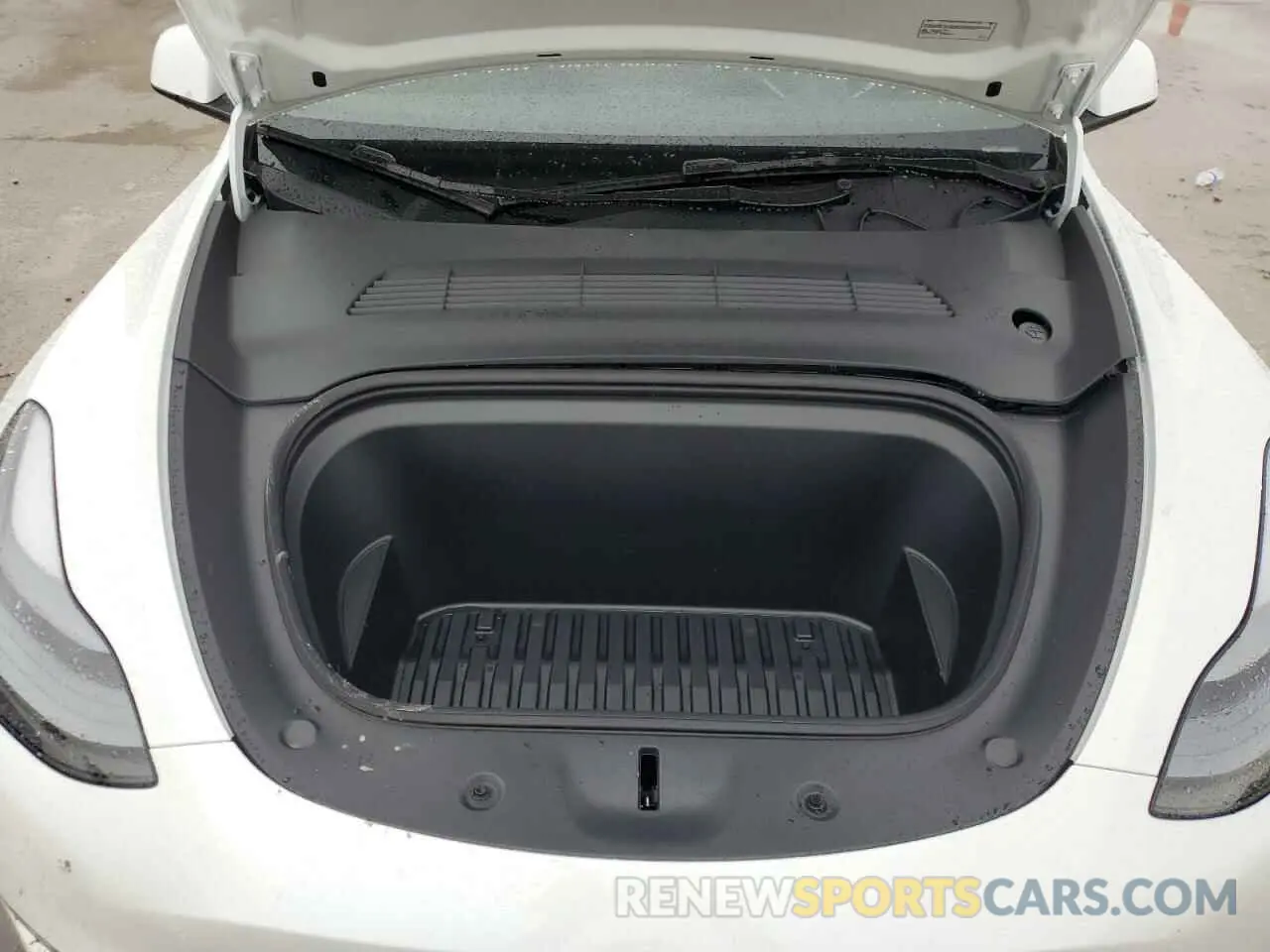 11 Photograph of a damaged car 7SAYGDEE7SA350336 TESLA MODEL Y 2025