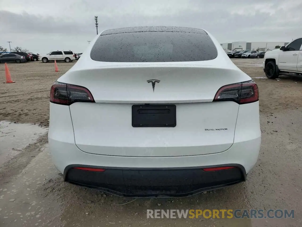 6 Photograph of a damaged car 7SAYGDEE7SA350336 TESLA MODEL Y 2025
