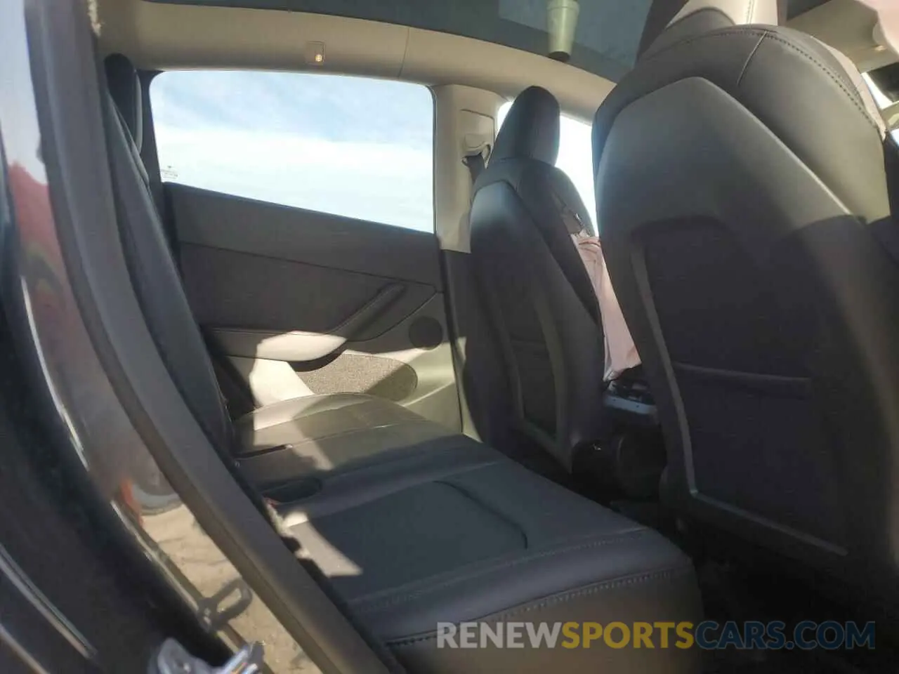 11 Photograph of a damaged car 7SAYGDEE7SF237490 TESLA MODEL Y 2025