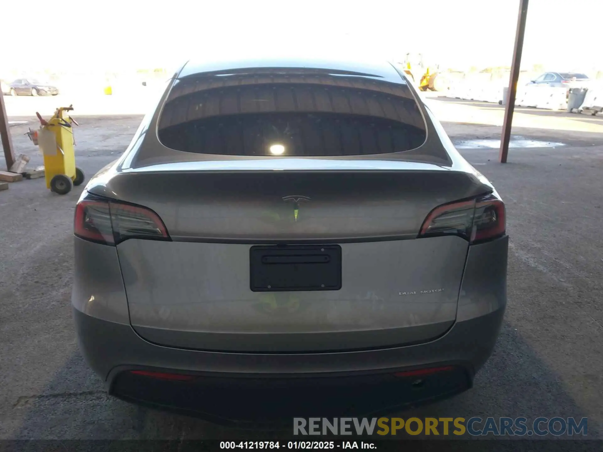 17 Photograph of a damaged car 7SAYGDEE7SF245833 TESLA MODEL Y 2025